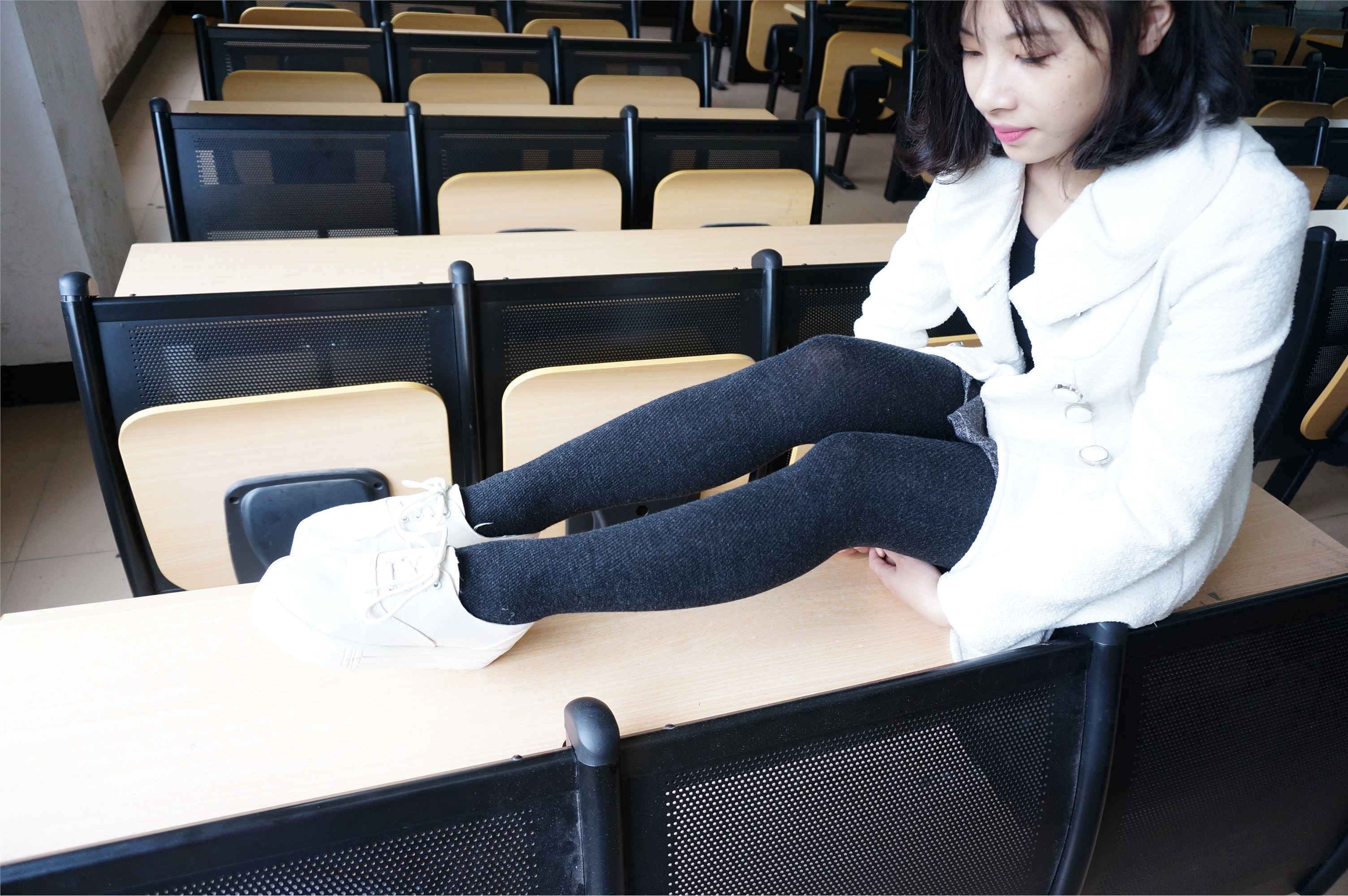 大西瓜套图 S012 黑丝白鞋少女116p