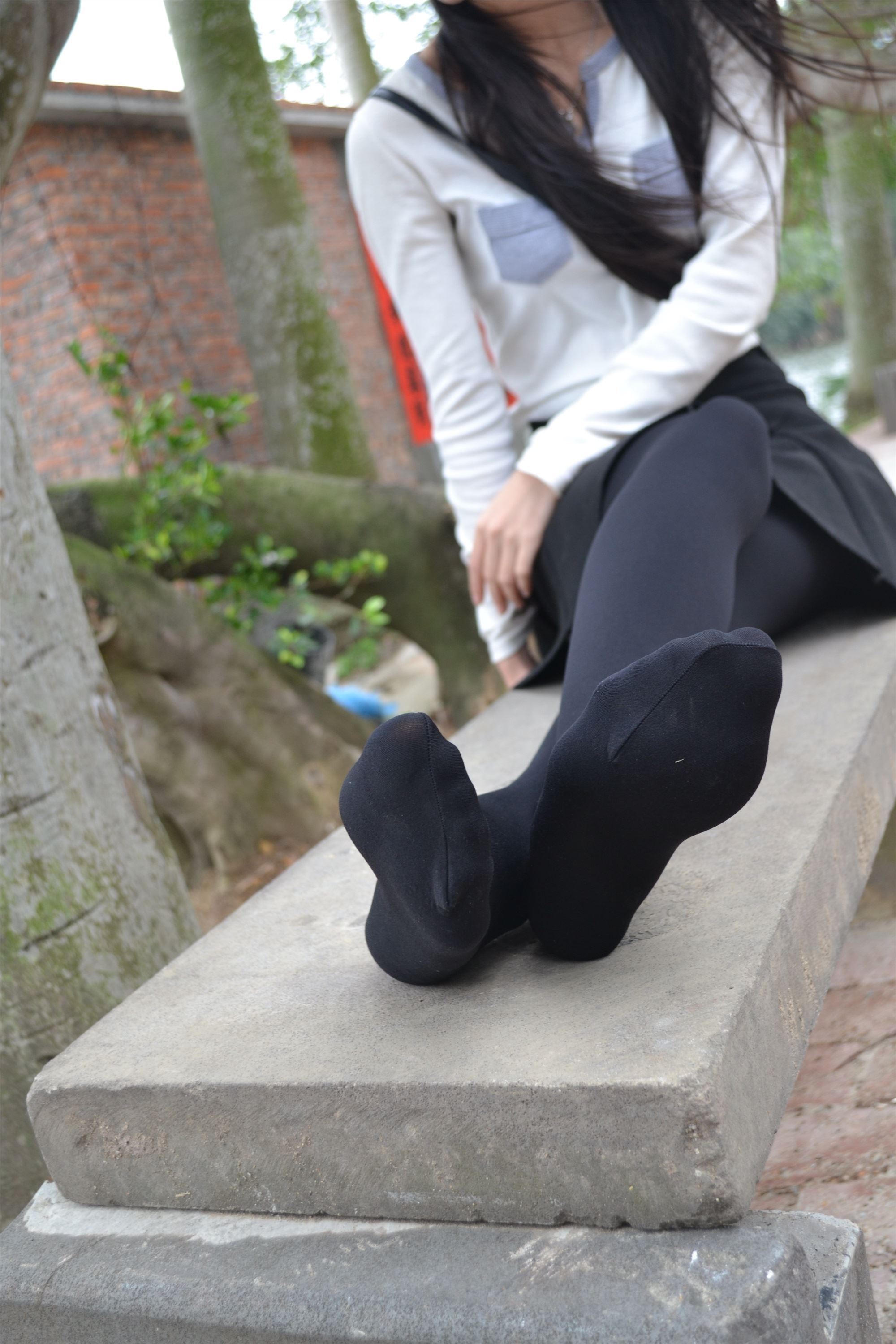 大西瓜套图 S014 湖边黑丝妹109p