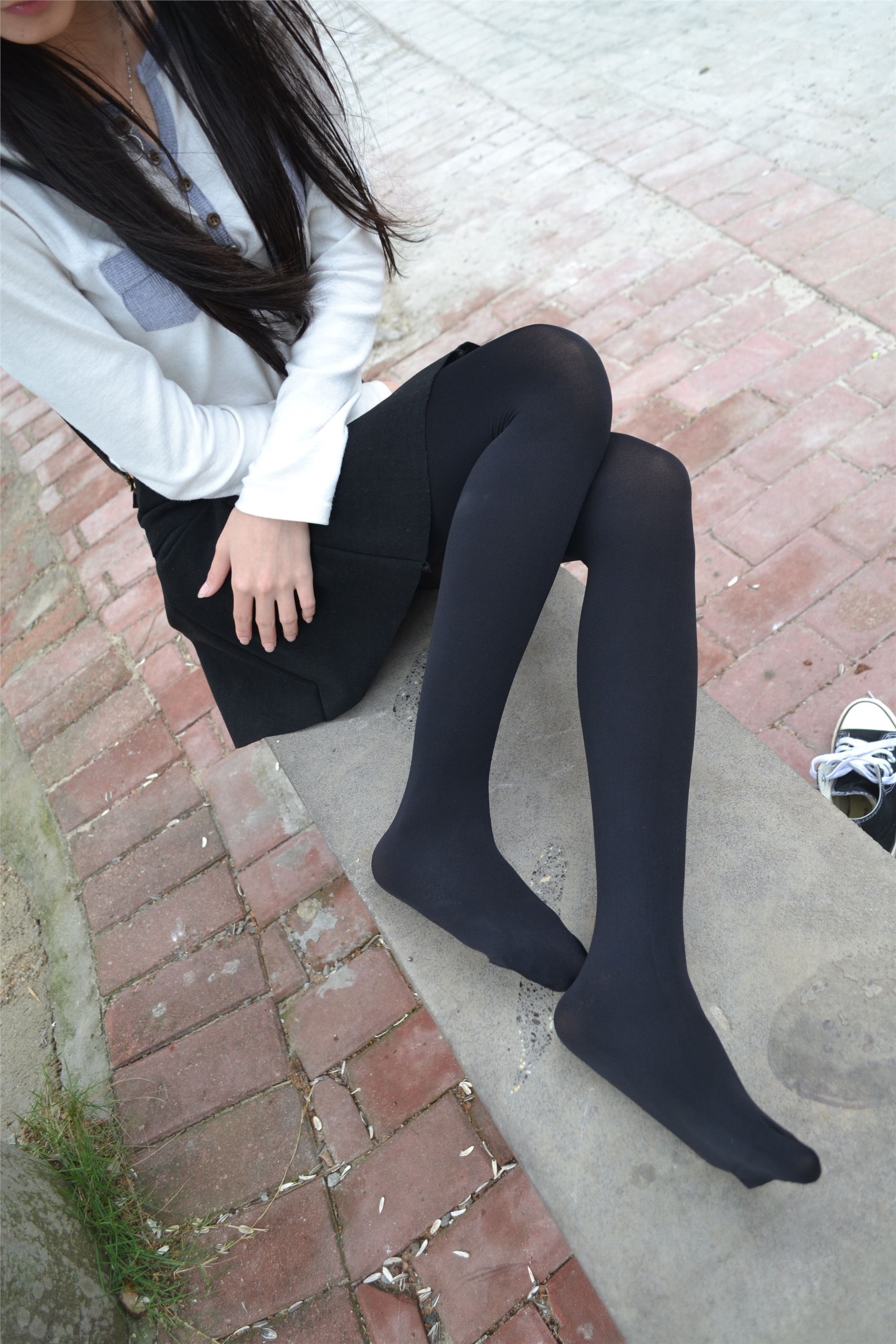 大西瓜套图 S014 湖边黑丝妹109p