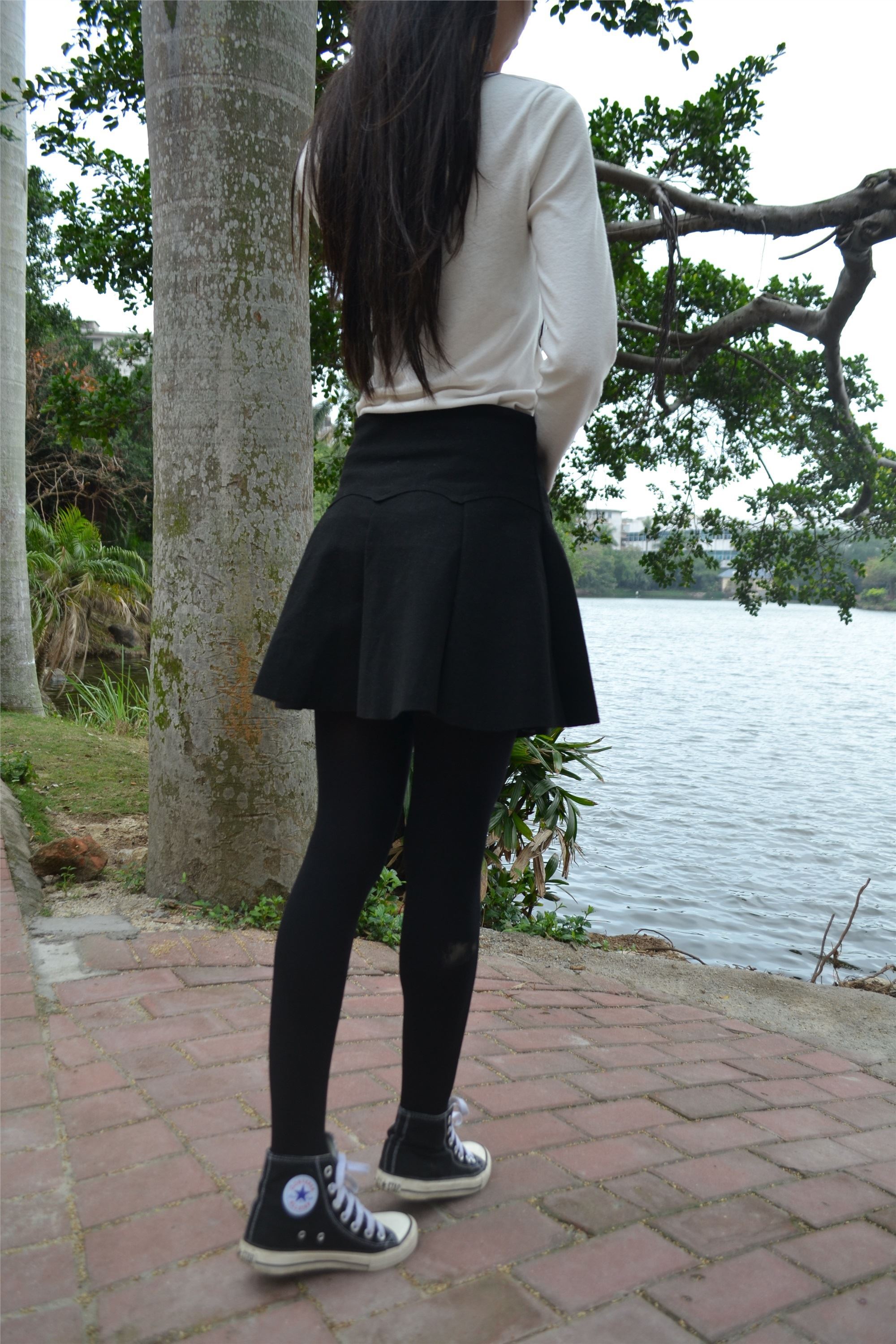 大西瓜套图 S014 湖边黑丝妹109p