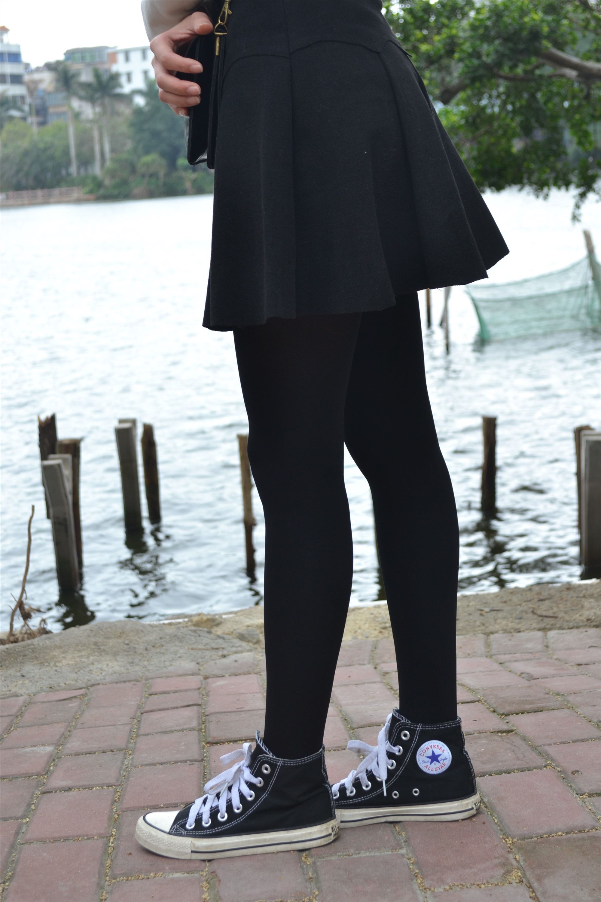 大西瓜套图 S014 湖边黑丝妹109p