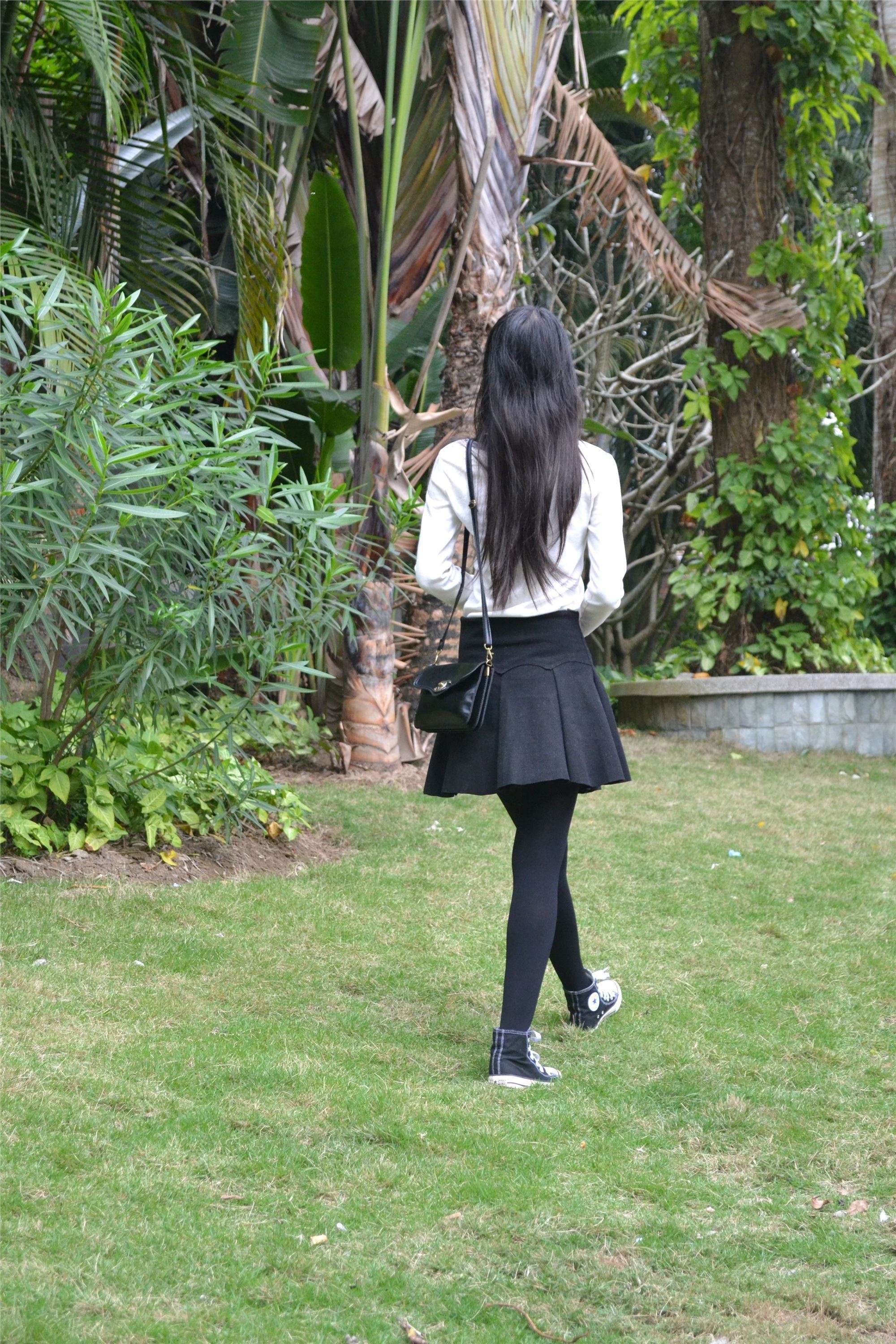 大西瓜套图 S014 湖边黑丝妹109p