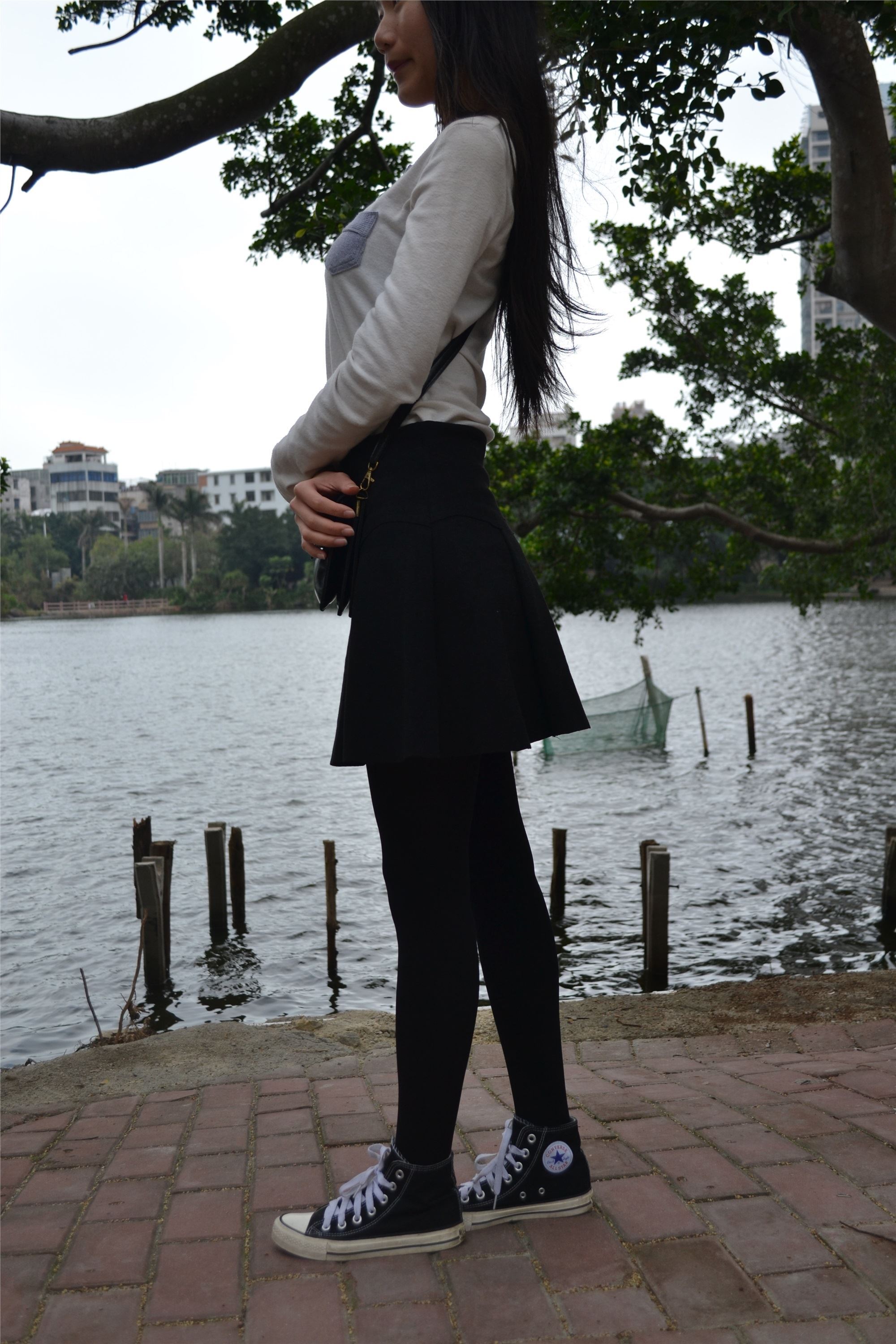 大西瓜套图 S014 湖边黑丝妹109p