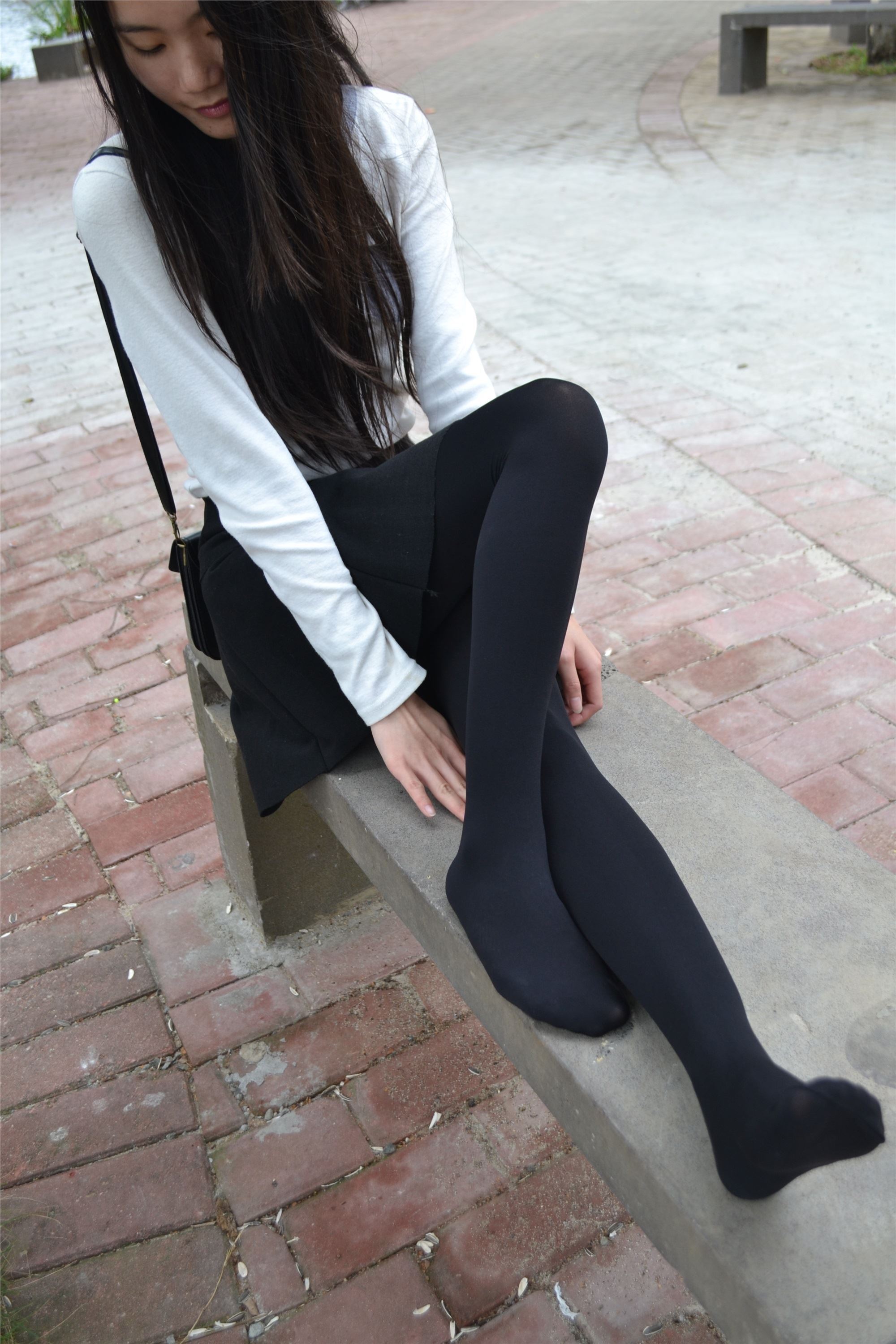 大西瓜套图 S014 湖边黑丝妹109p