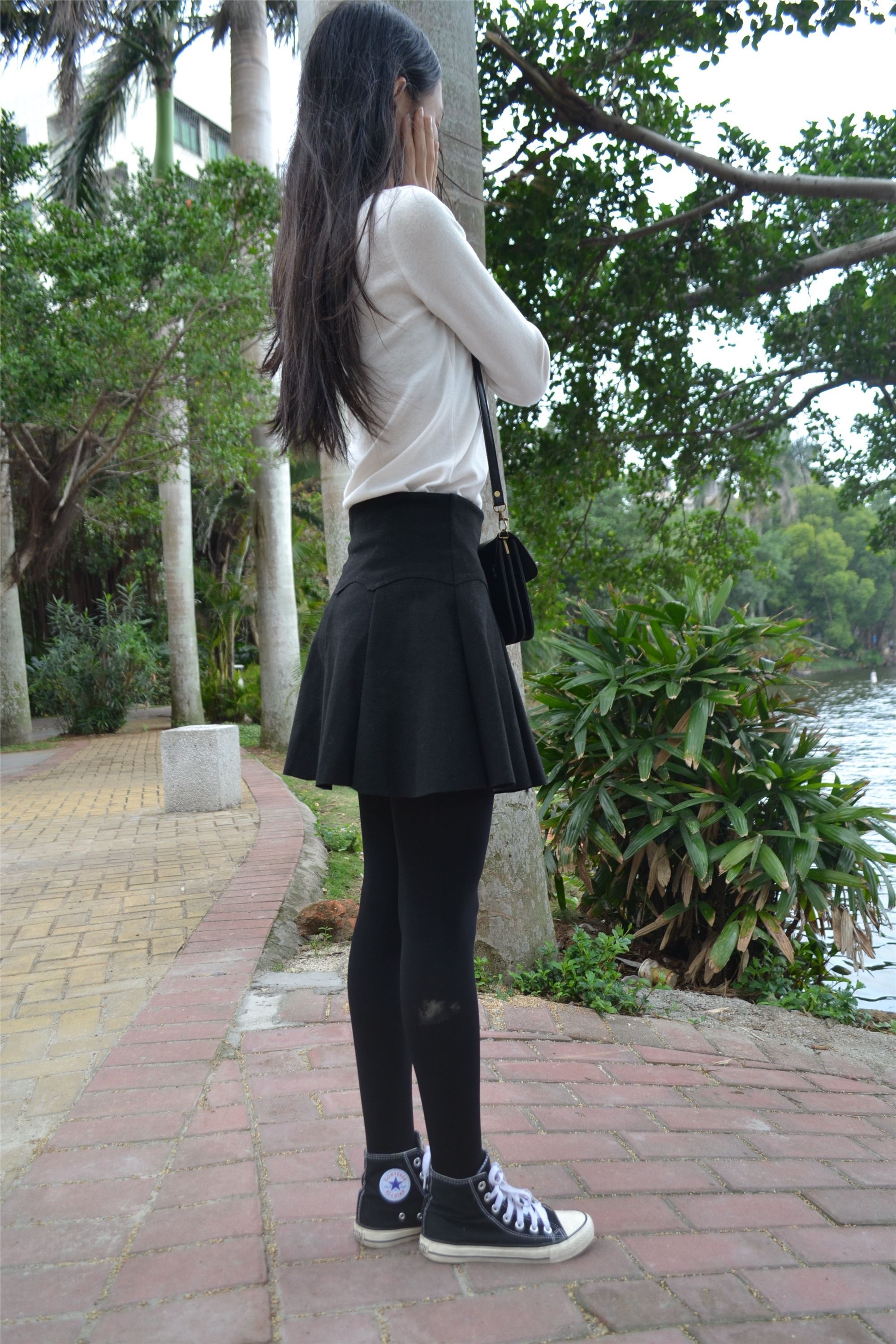 大西瓜套图 S014 湖边黑丝妹109p