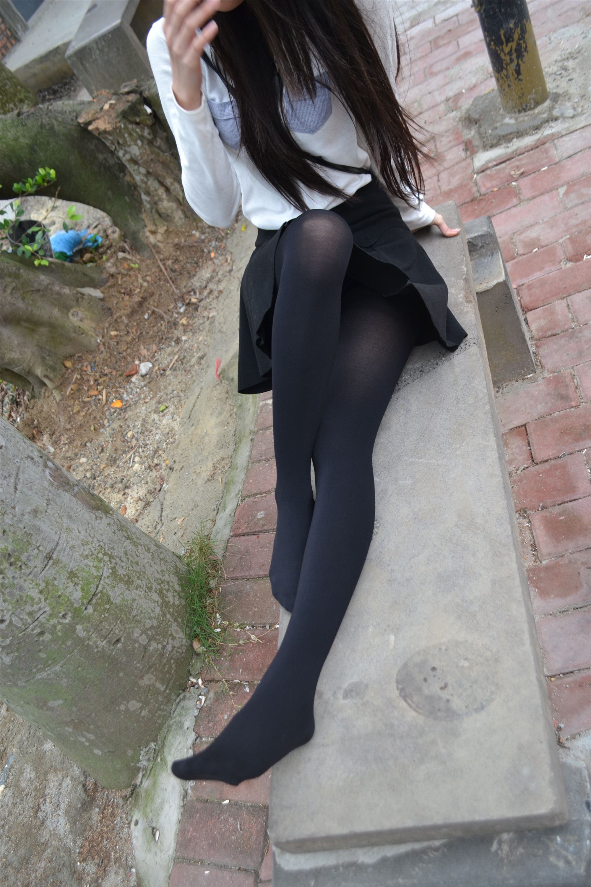 大西瓜套图 S014 湖边黑丝妹109p