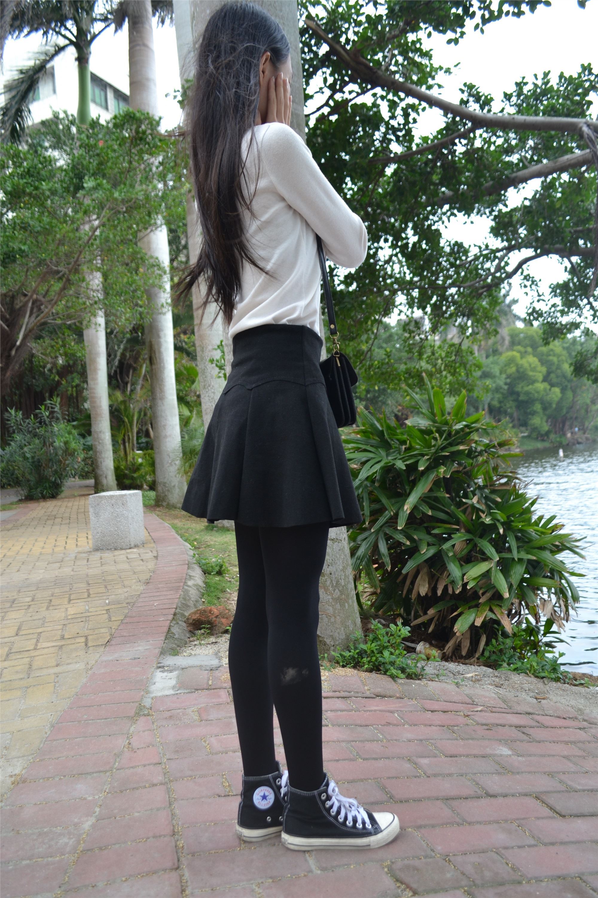 大西瓜套图 S014 湖边黑丝妹109p