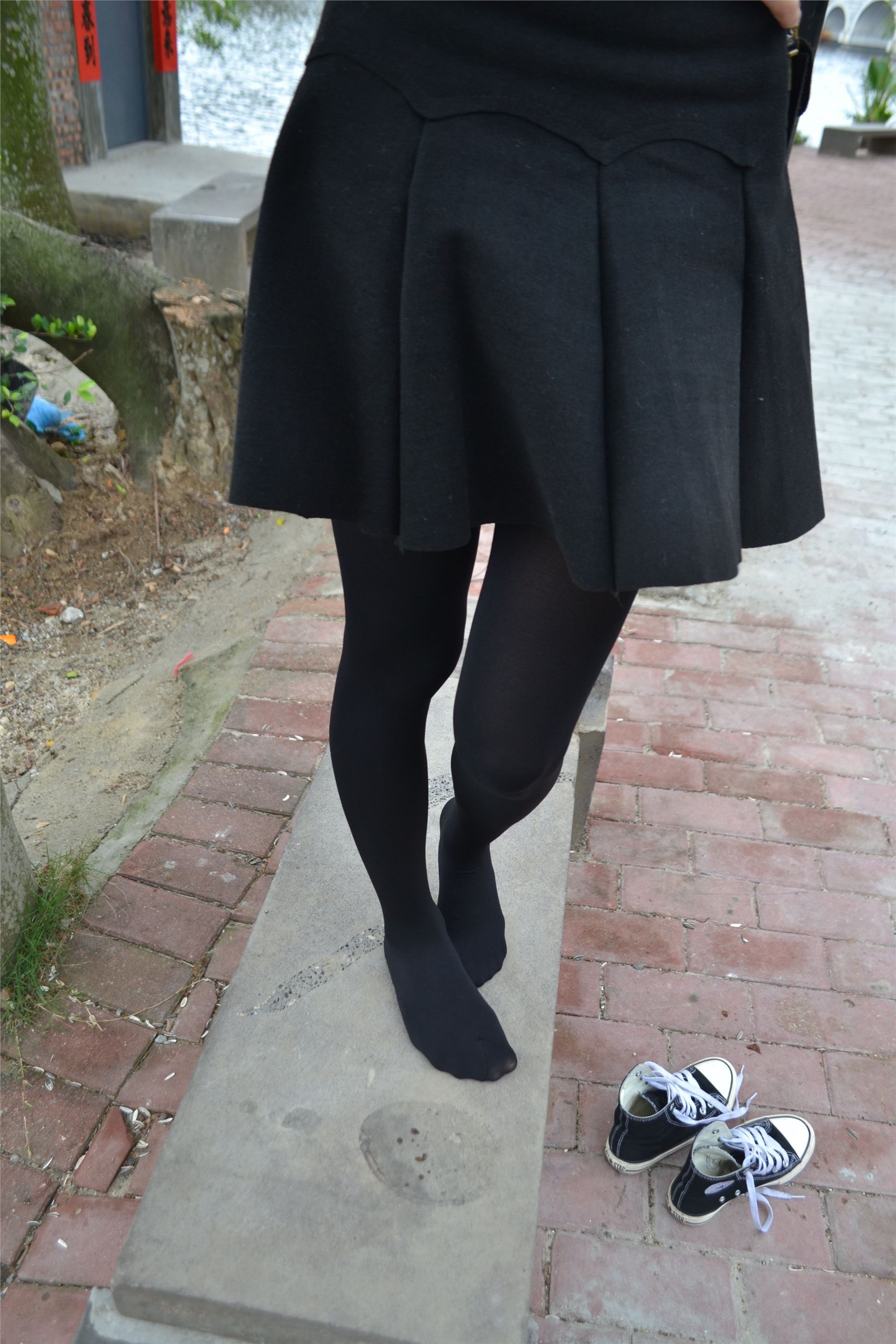 大西瓜套图 S014 湖边黑丝妹109p