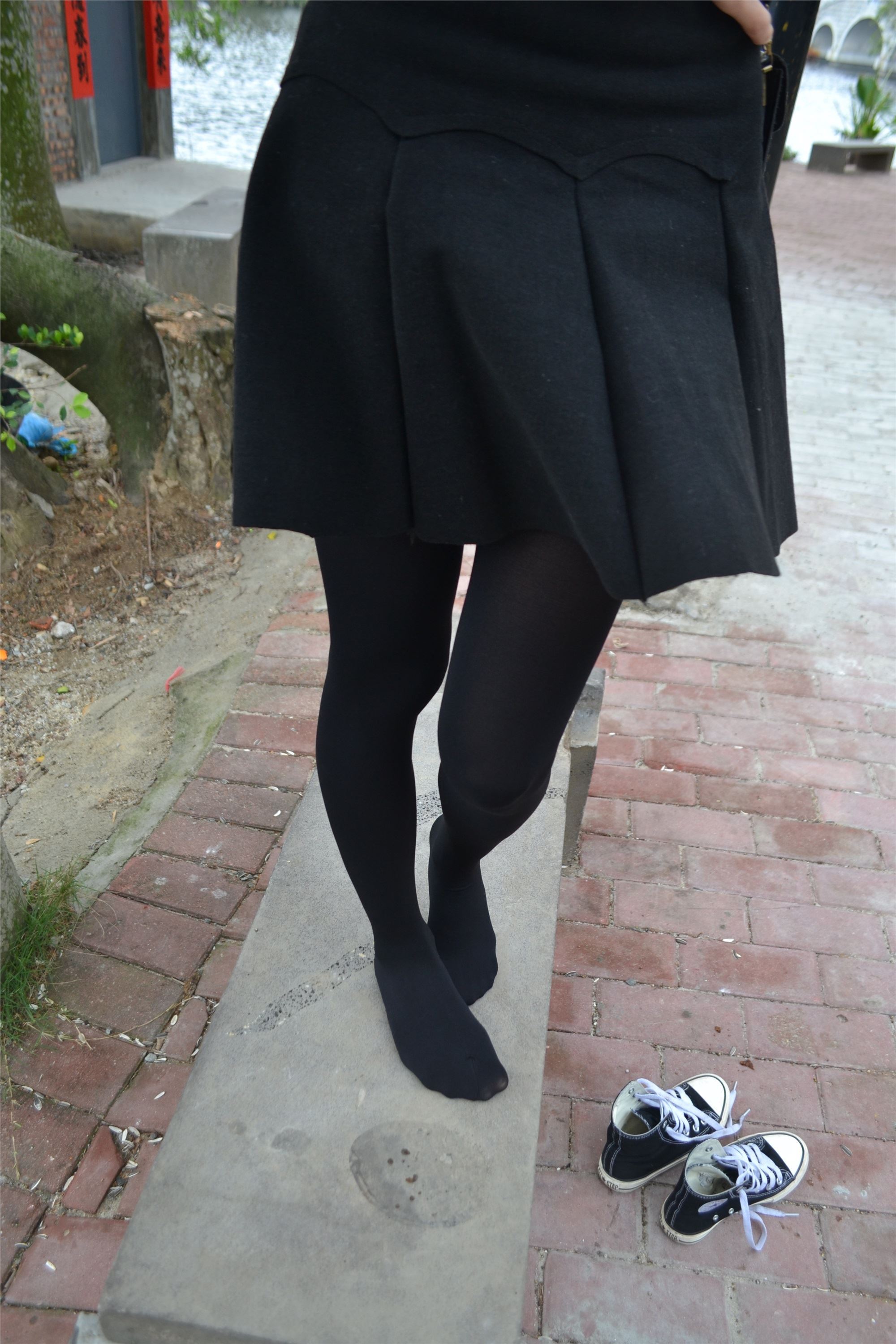 大西瓜套图 S014 湖边黑丝妹109p