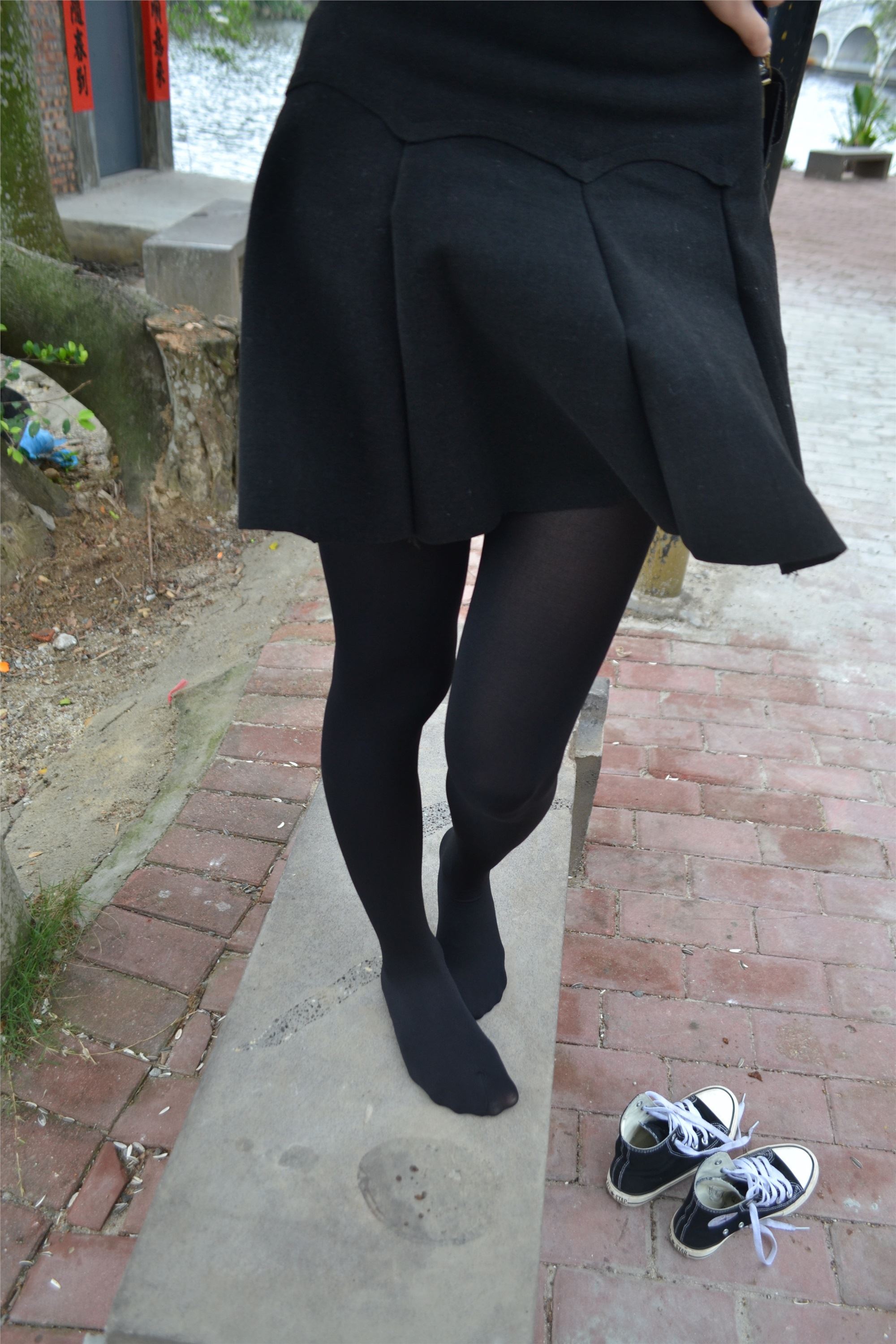 大西瓜套图 S014 湖边黑丝妹109p