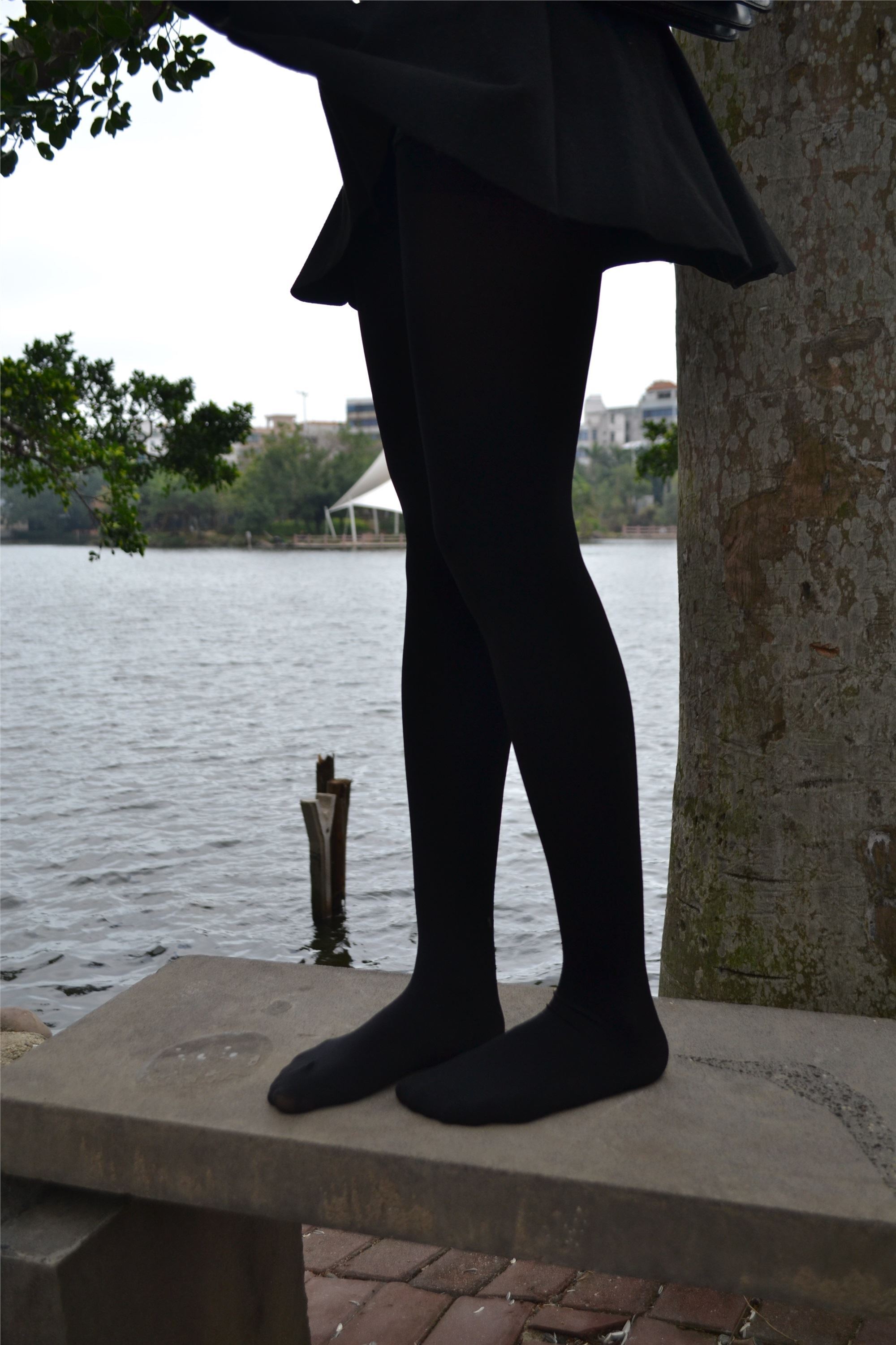 大西瓜套图 S014 湖边黑丝妹109p