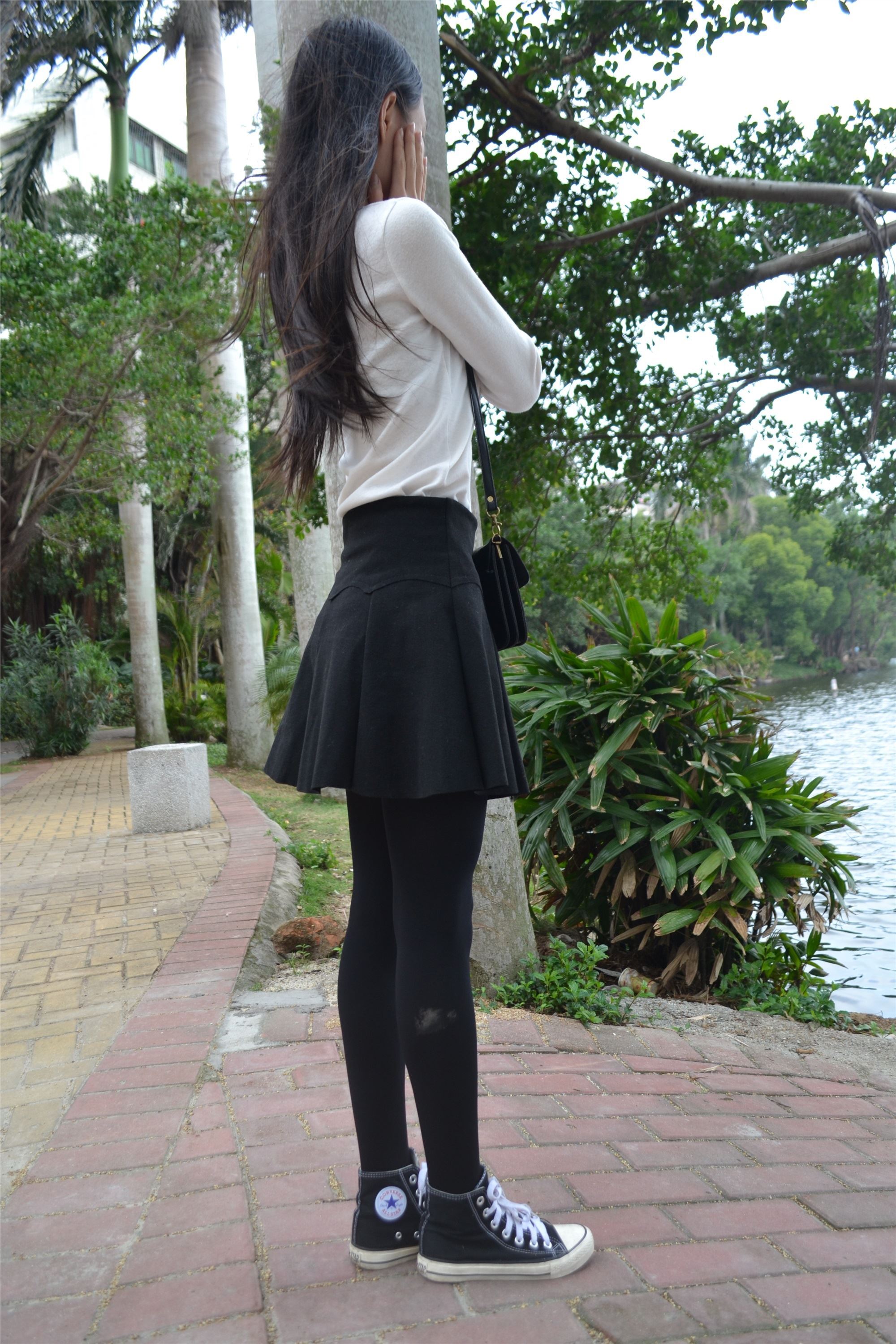 大西瓜套图 S014 湖边黑丝妹109p