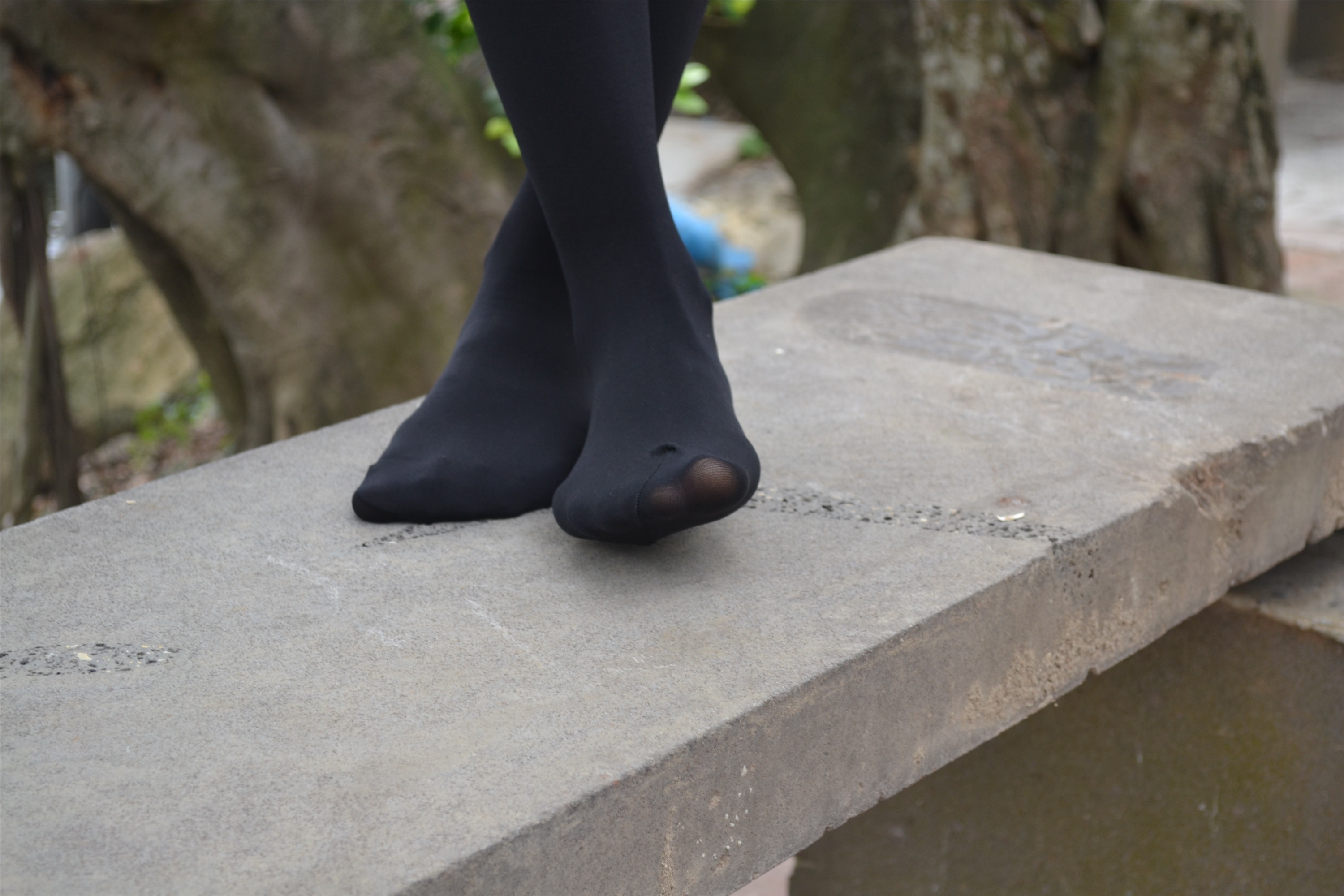 大西瓜套图 S014 湖边黑丝妹109p