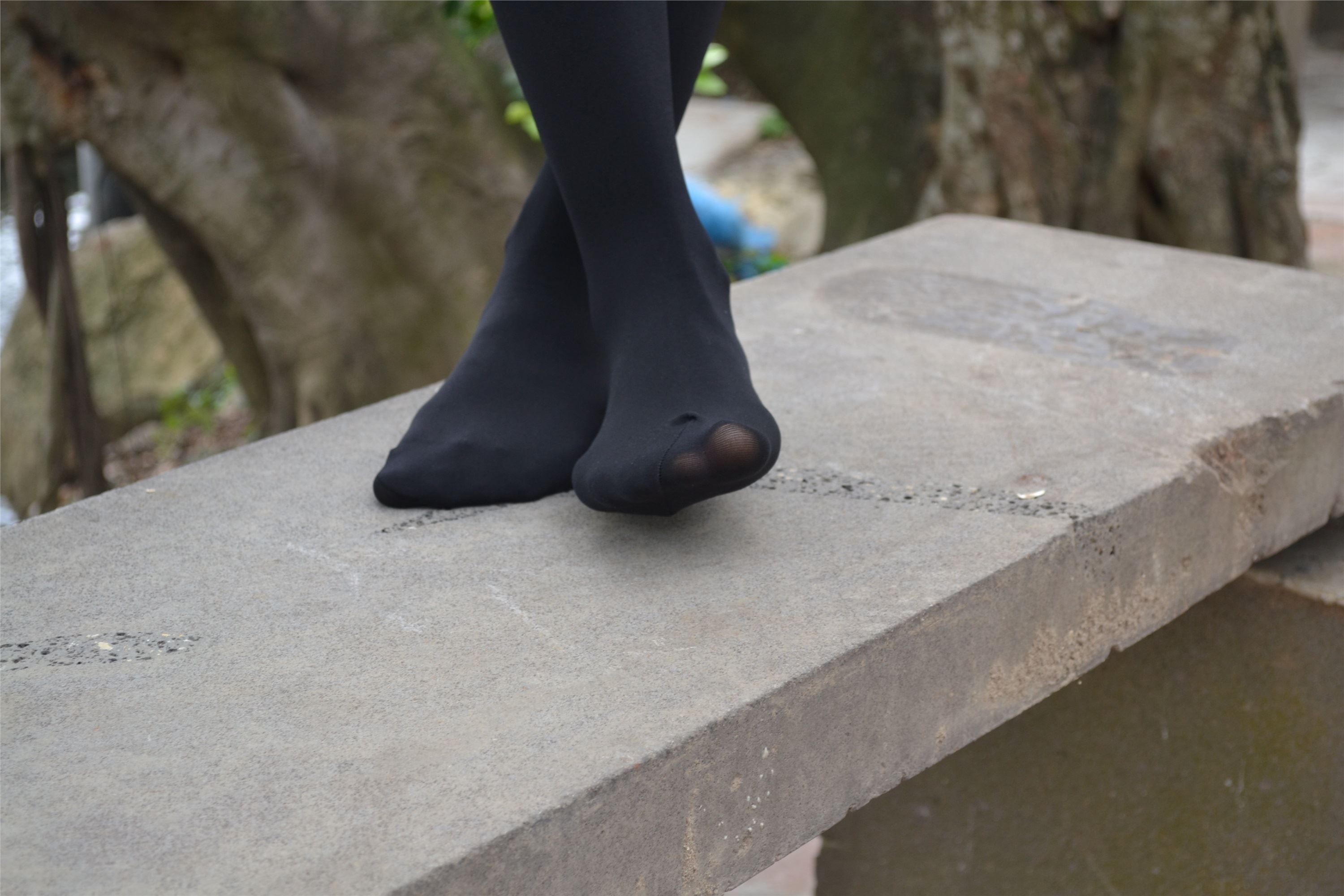 大西瓜套图 S014 湖边黑丝妹109p