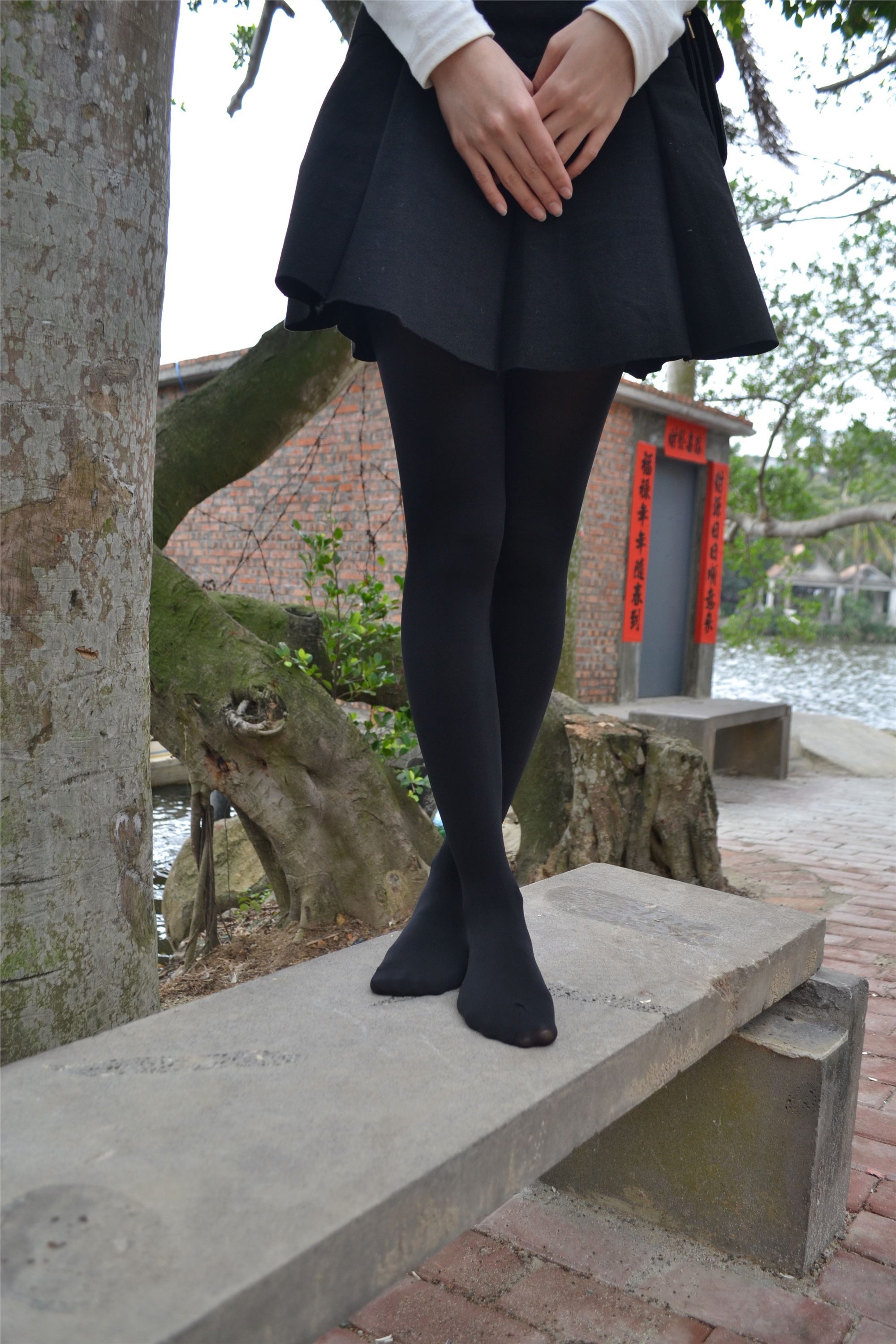 大西瓜套图 S014 湖边黑丝妹109p