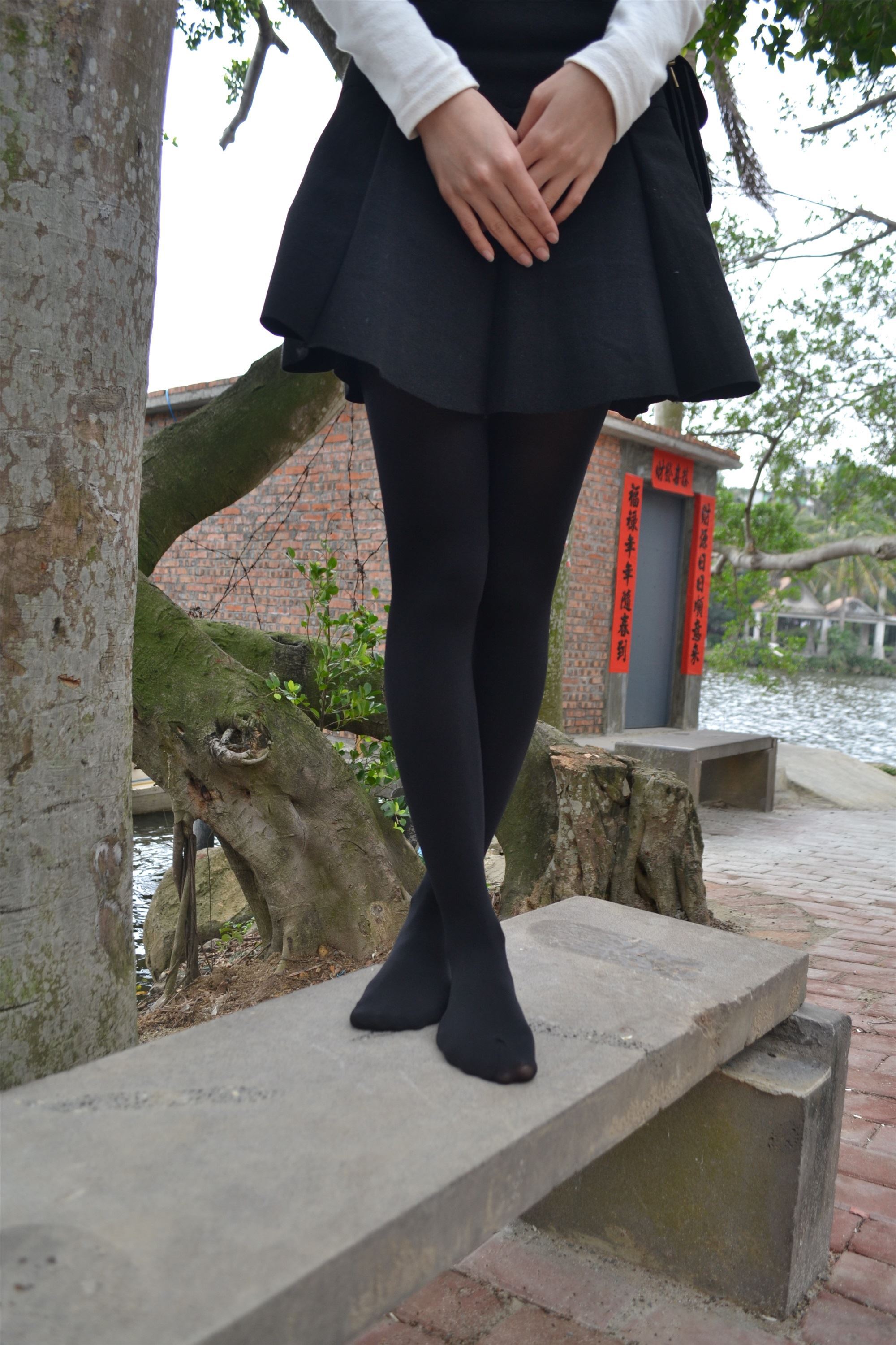 大西瓜套图 S014 湖边黑丝妹109p