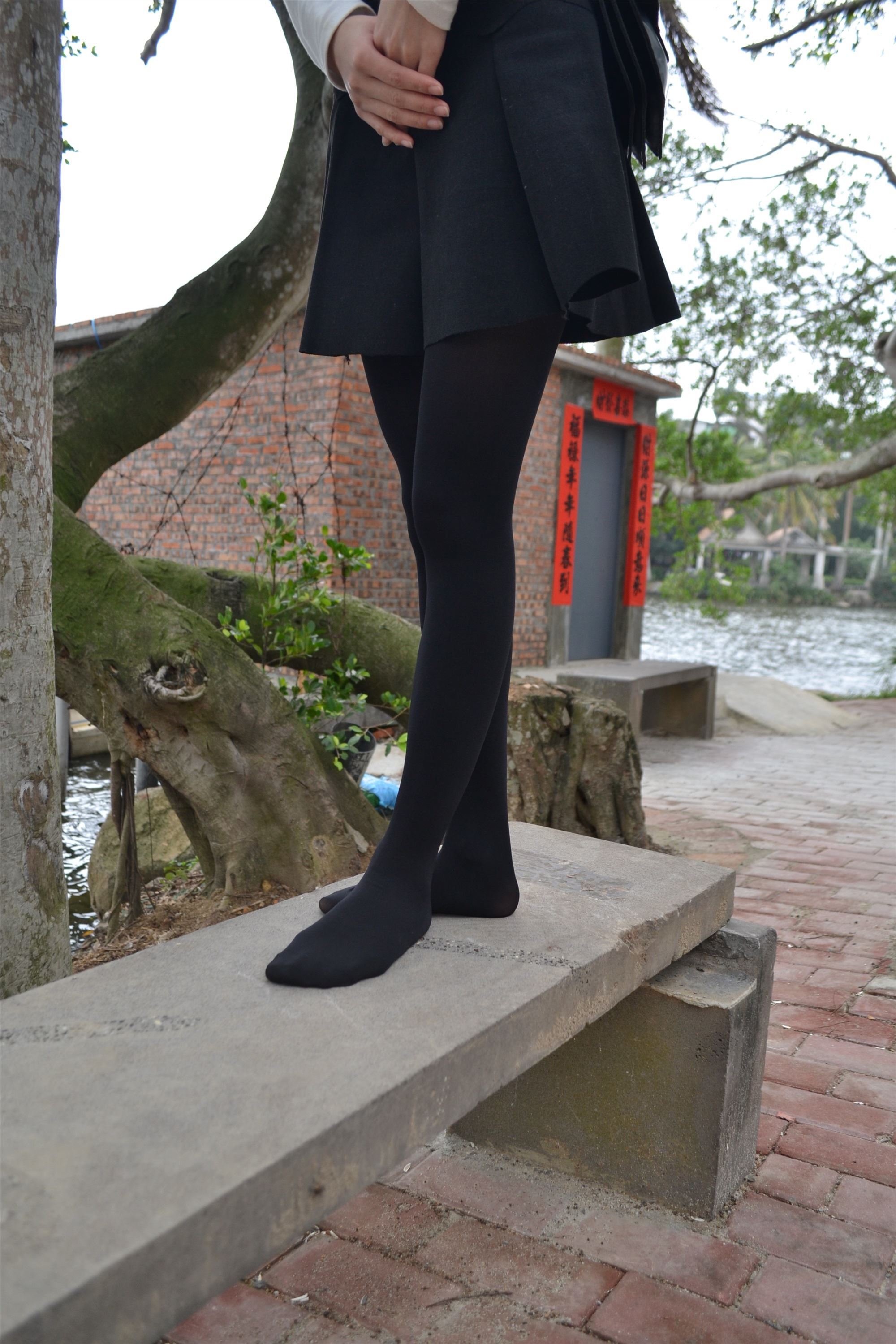 大西瓜套图 S014 湖边黑丝妹109p