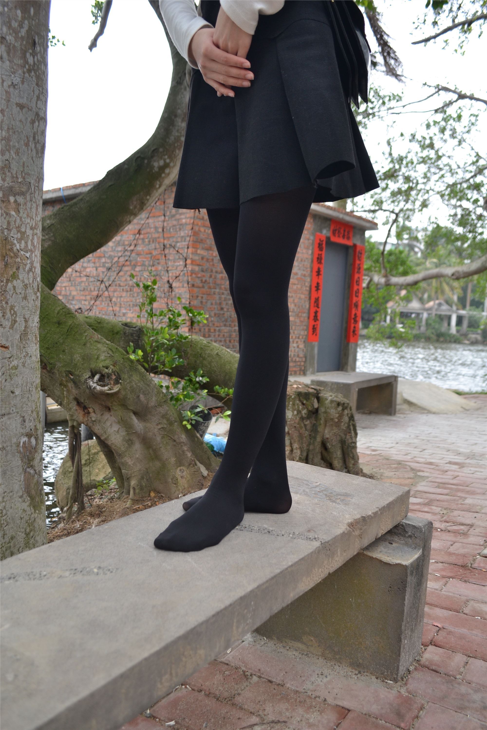 大西瓜套图 S014 湖边黑丝妹109p