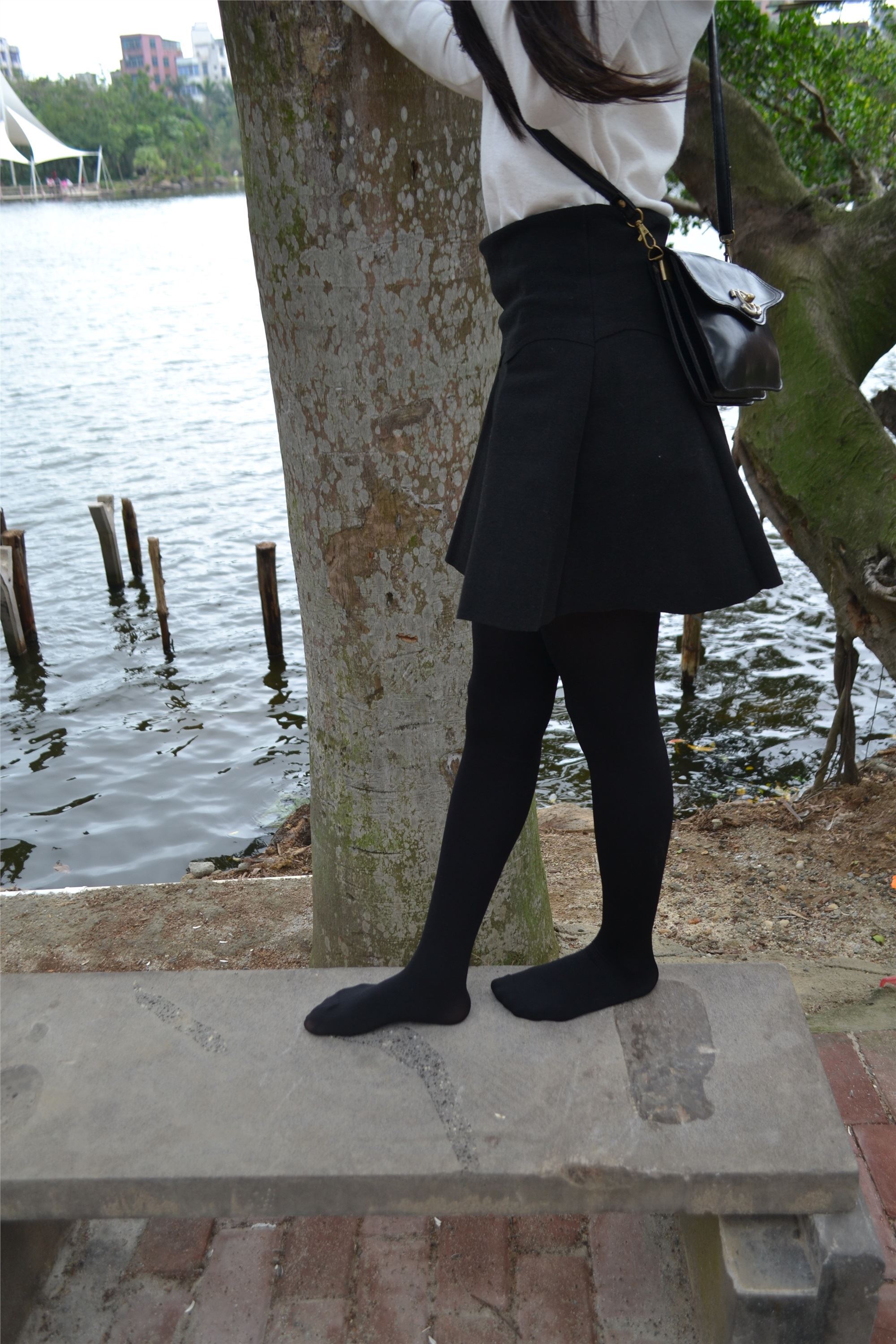 大西瓜套图 S014 湖边黑丝妹109p