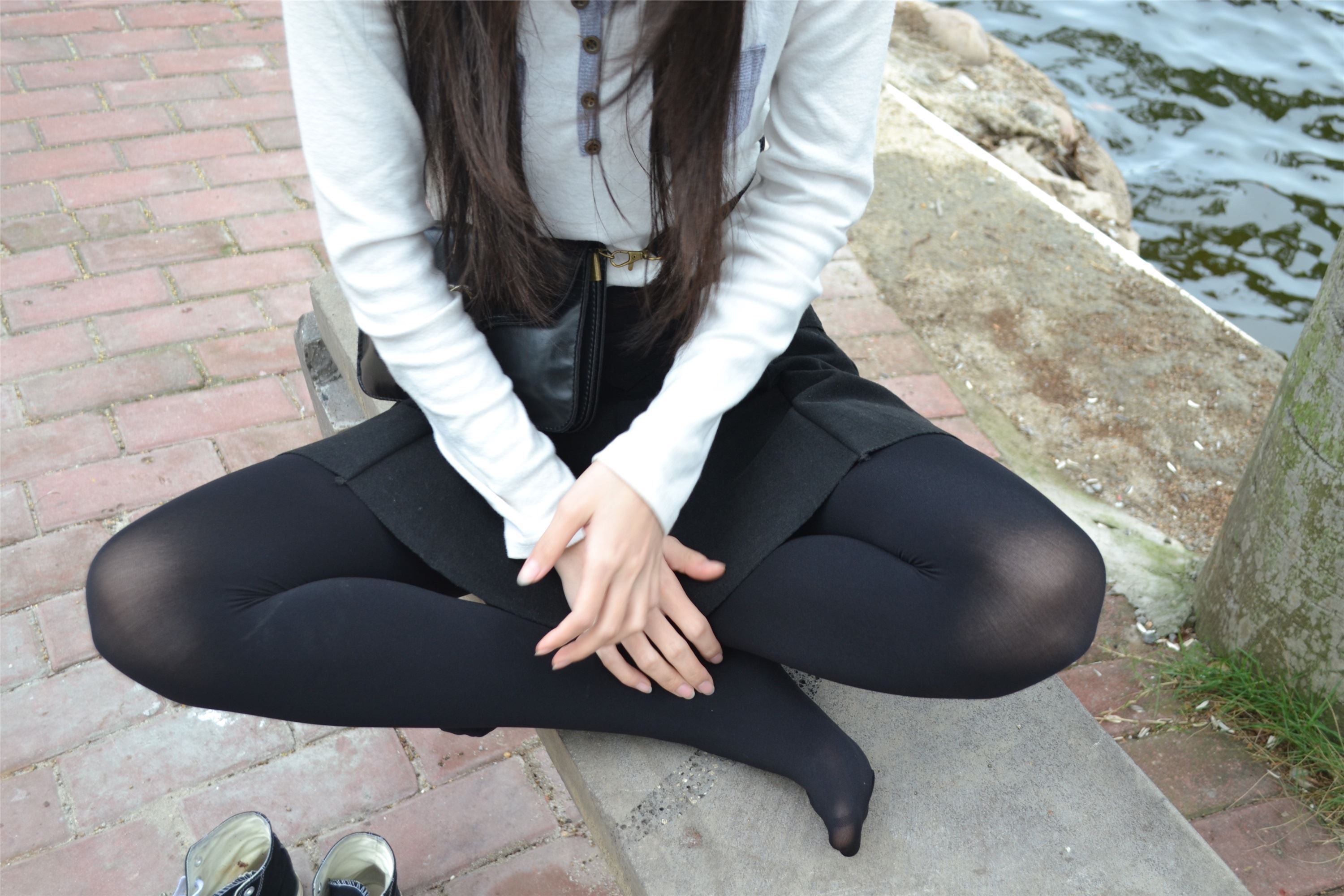 大西瓜套图 S014 湖边黑丝妹109p