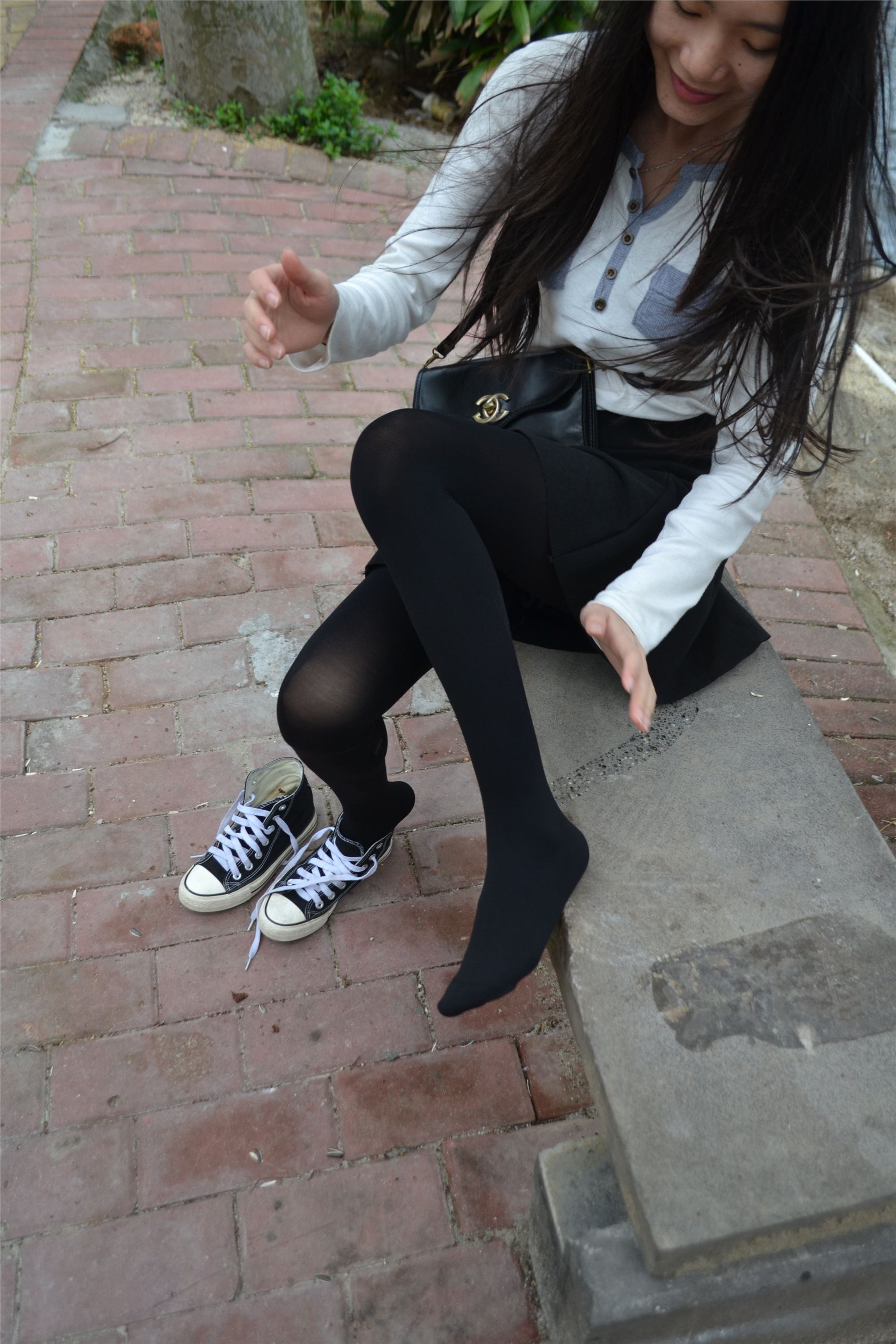 大西瓜套图 S014 湖边黑丝妹109p