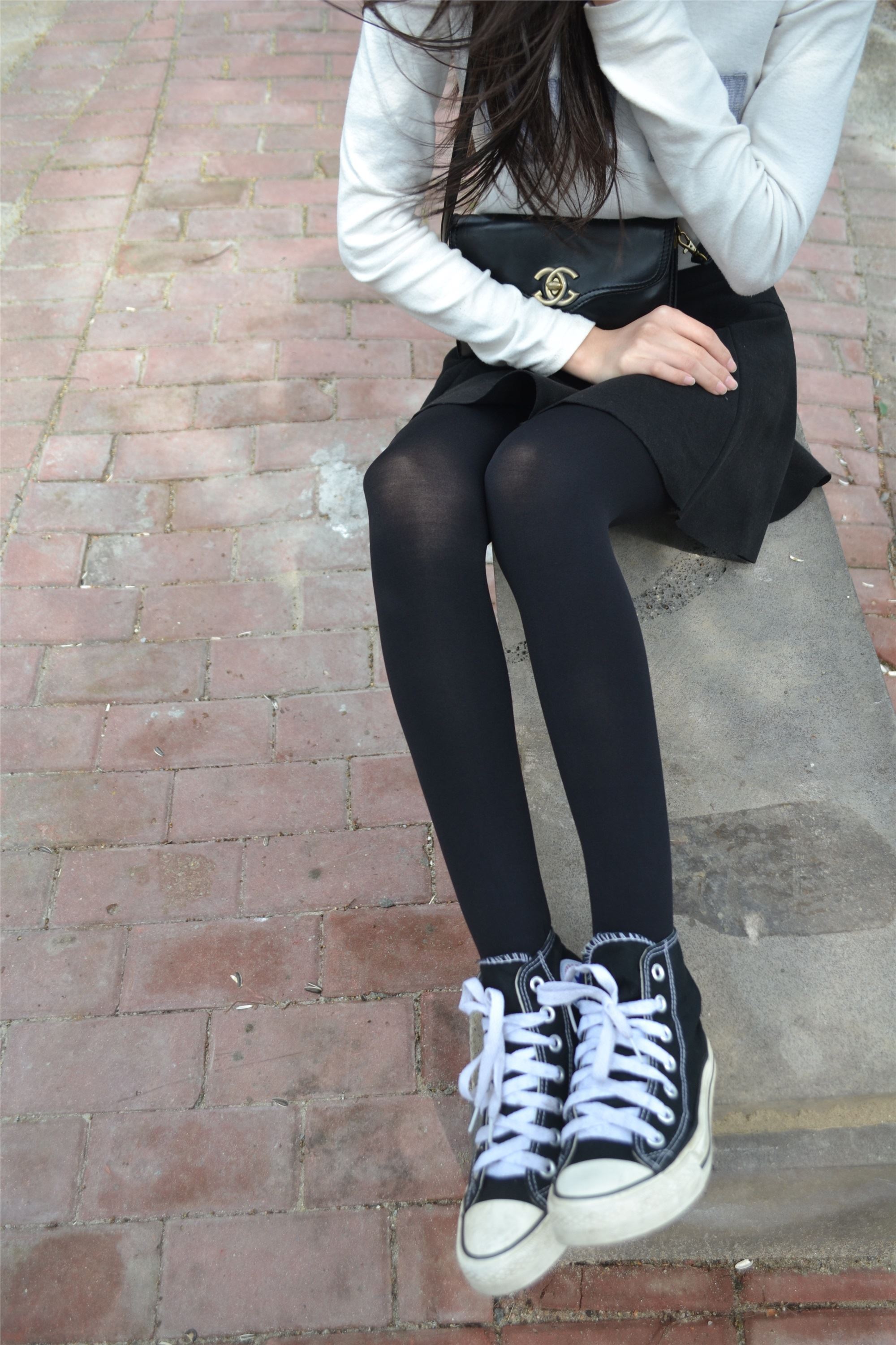 大西瓜套图 S014 湖边黑丝妹109p