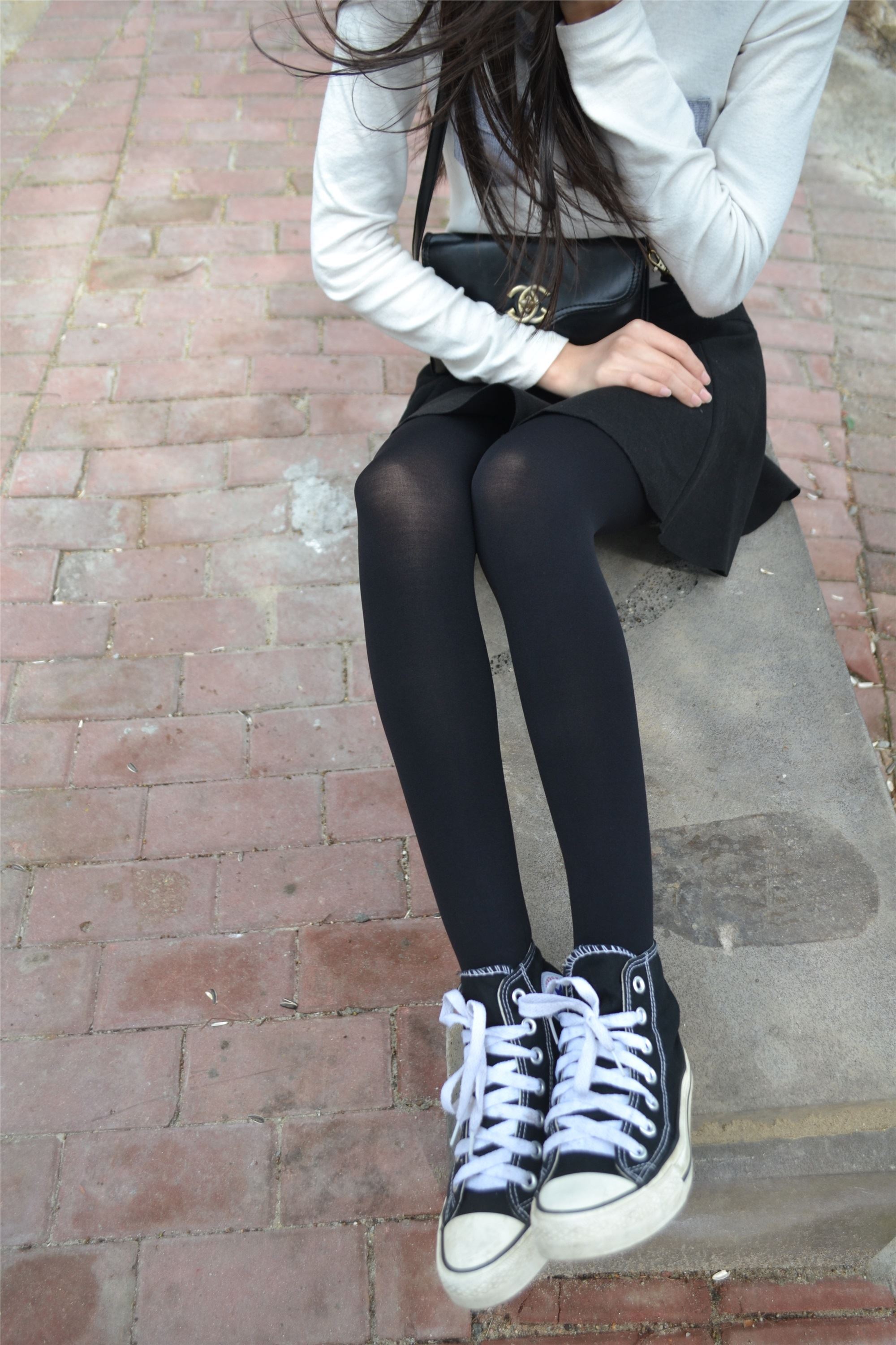 大西瓜套图 S014 湖边黑丝妹109p