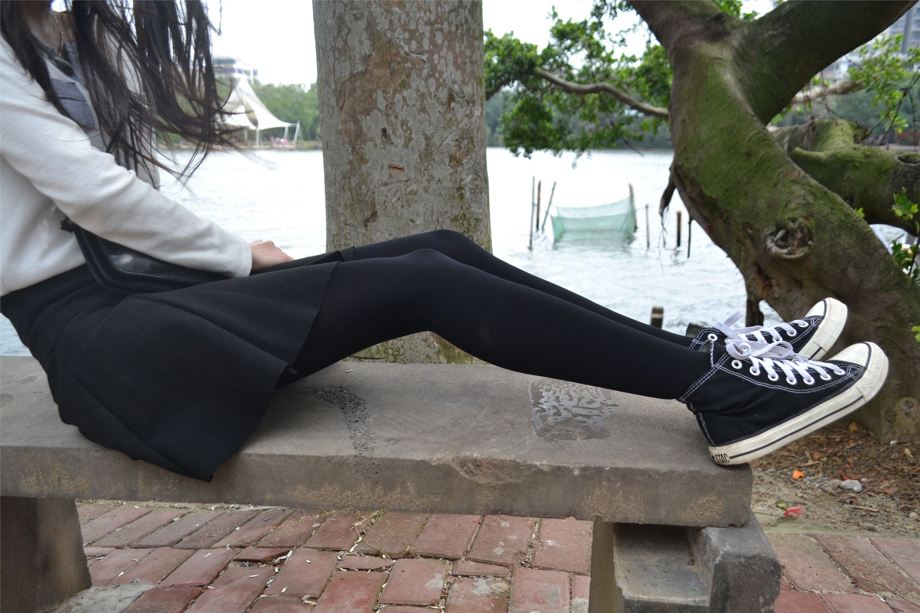 大西瓜套图 S014 湖边黑丝妹109p