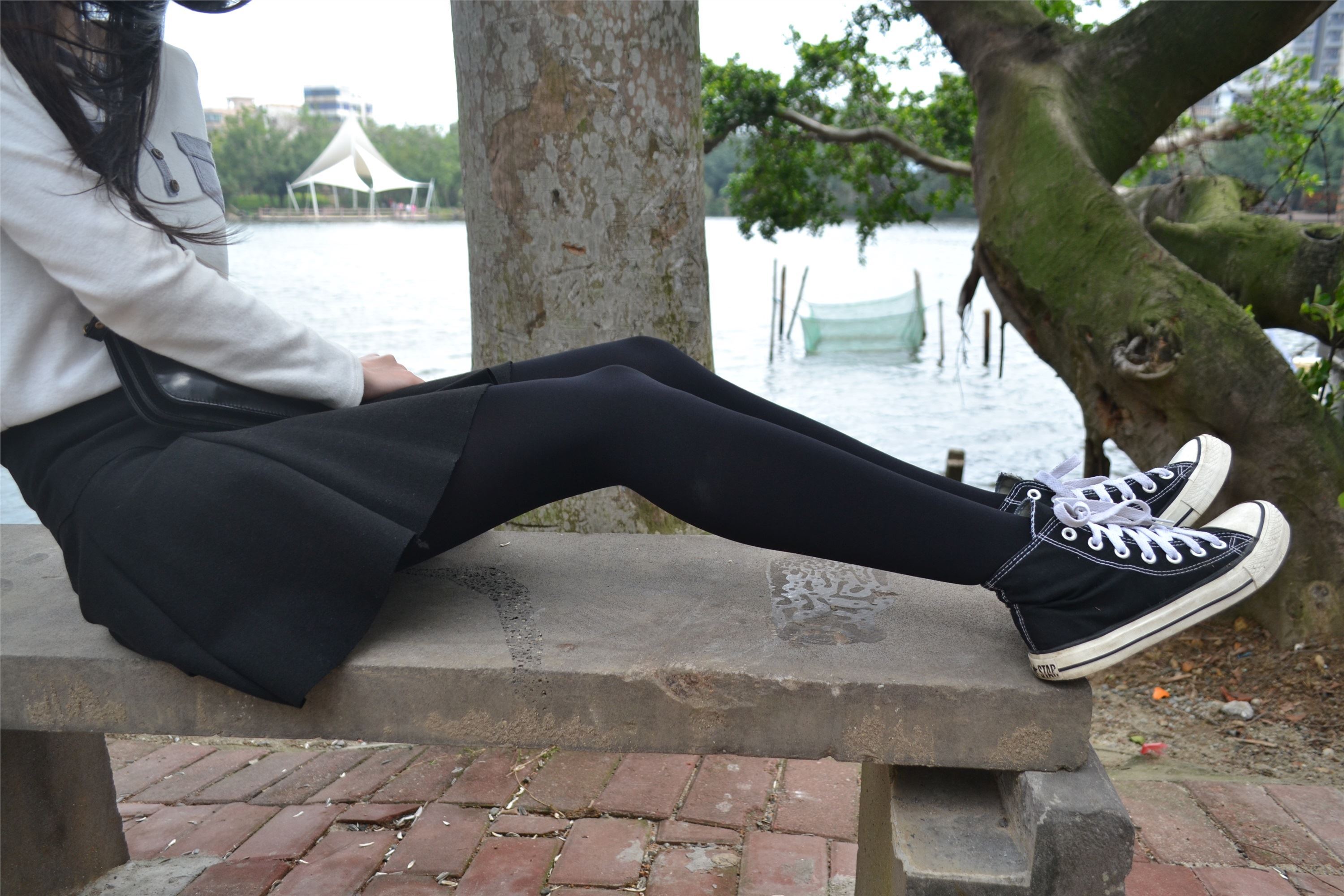 大西瓜套图 S014 湖边黑丝妹109p