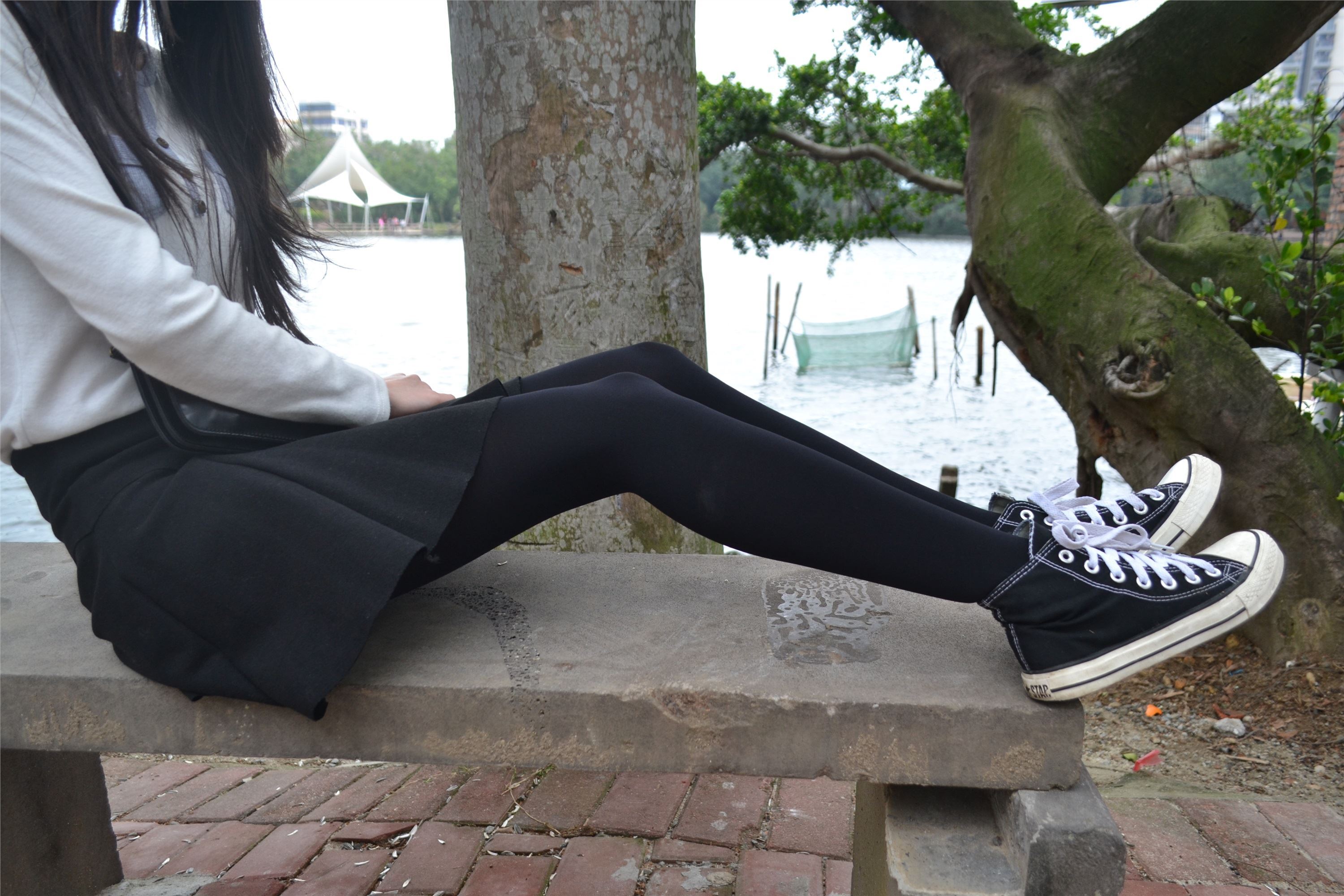 大西瓜套图 S014 湖边黑丝妹109p