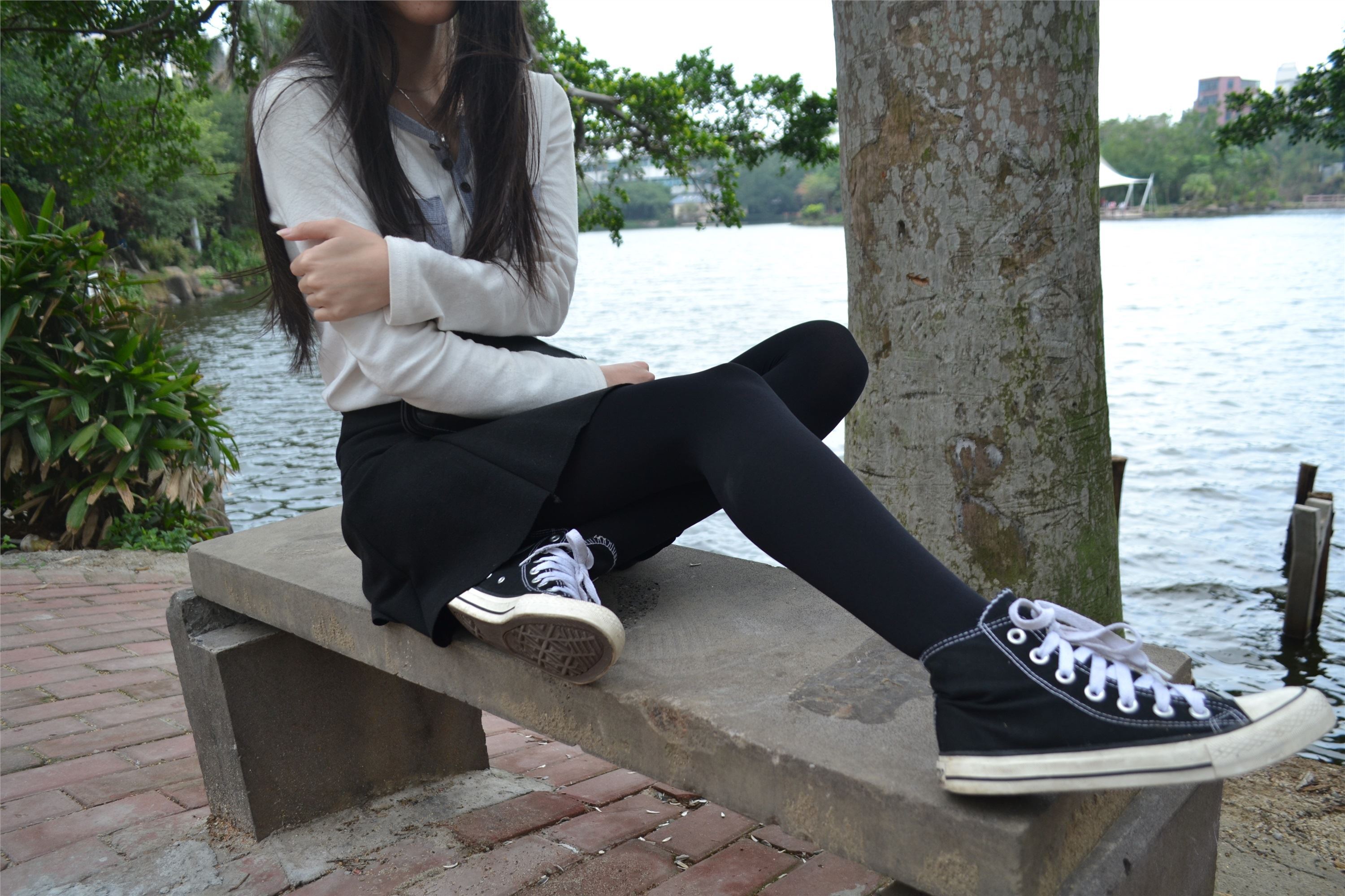 大西瓜套图 S014 湖边黑丝妹109p