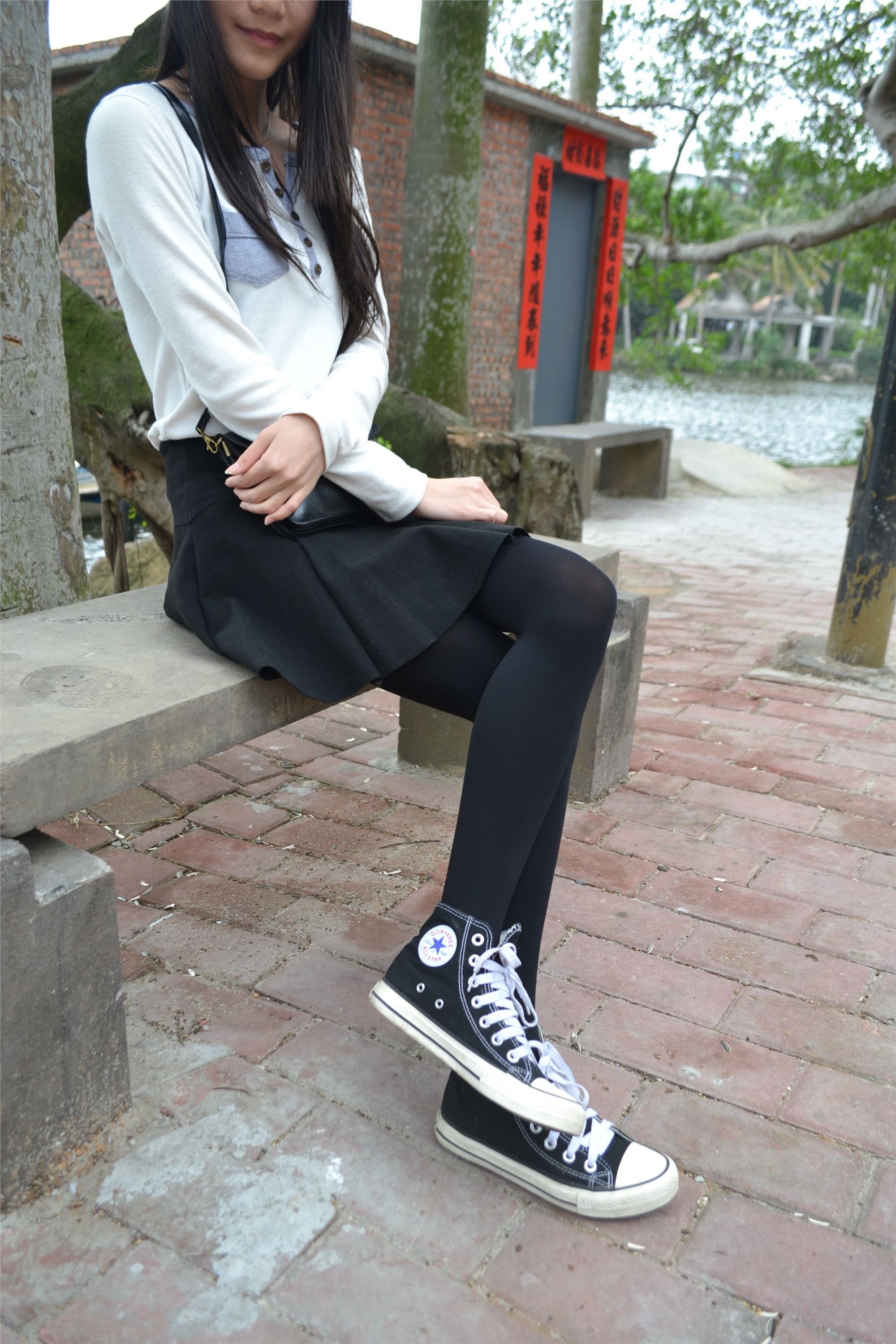 大西瓜套图 S014 湖边黑丝妹109p