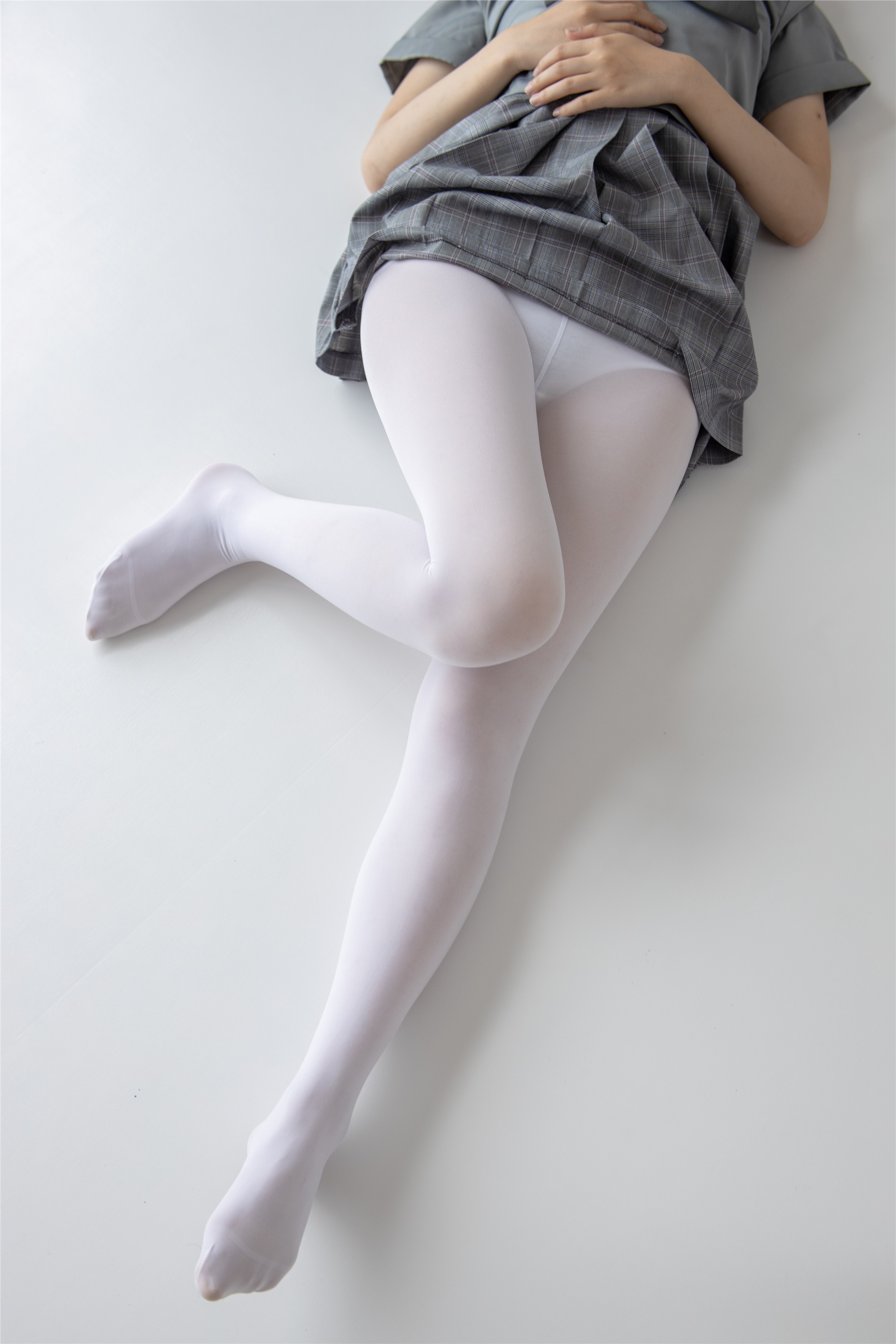 森萝财团萝莉丝足写真 JKFUN-013