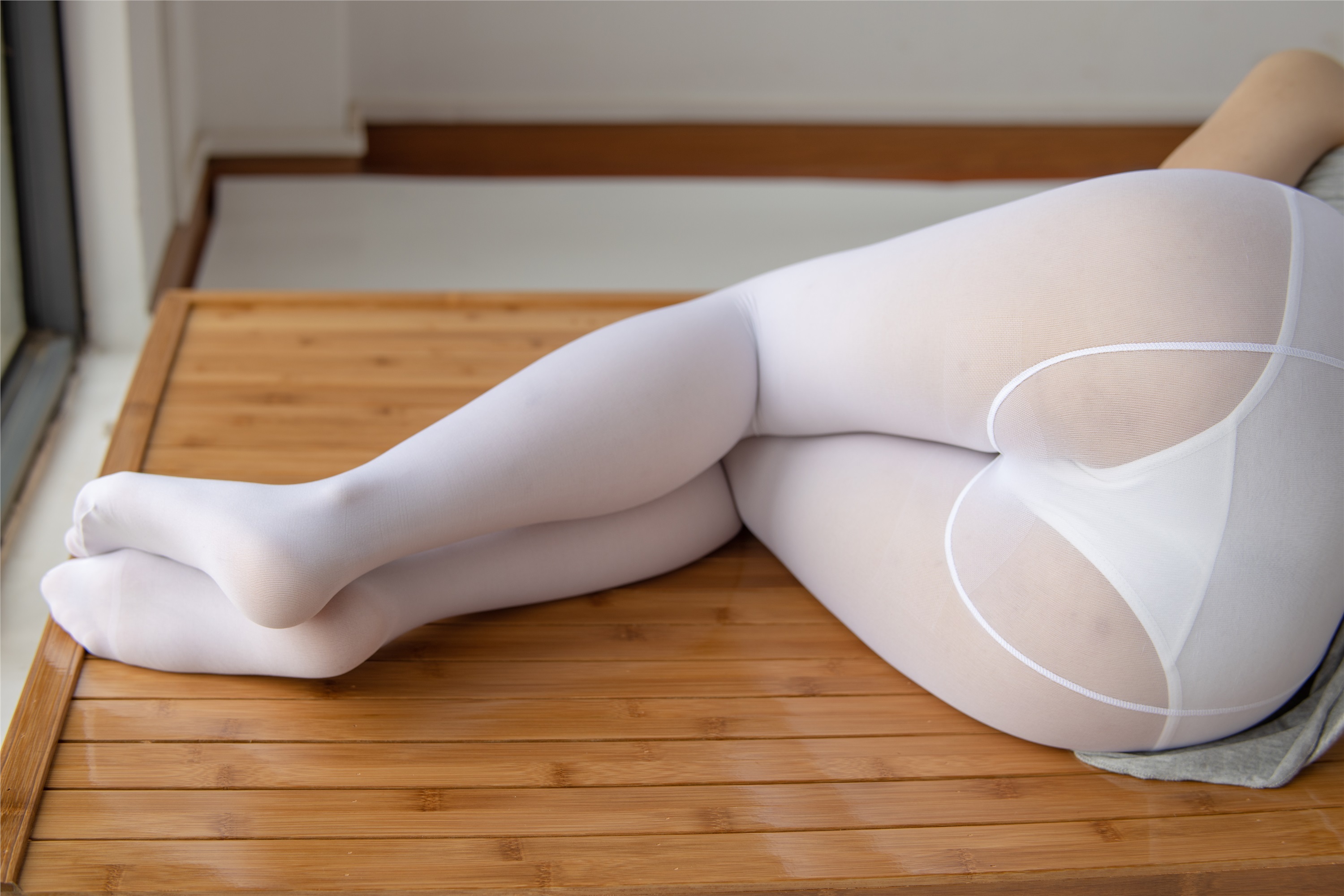 森萝财团萝莉丝足写真 JKFUN-013