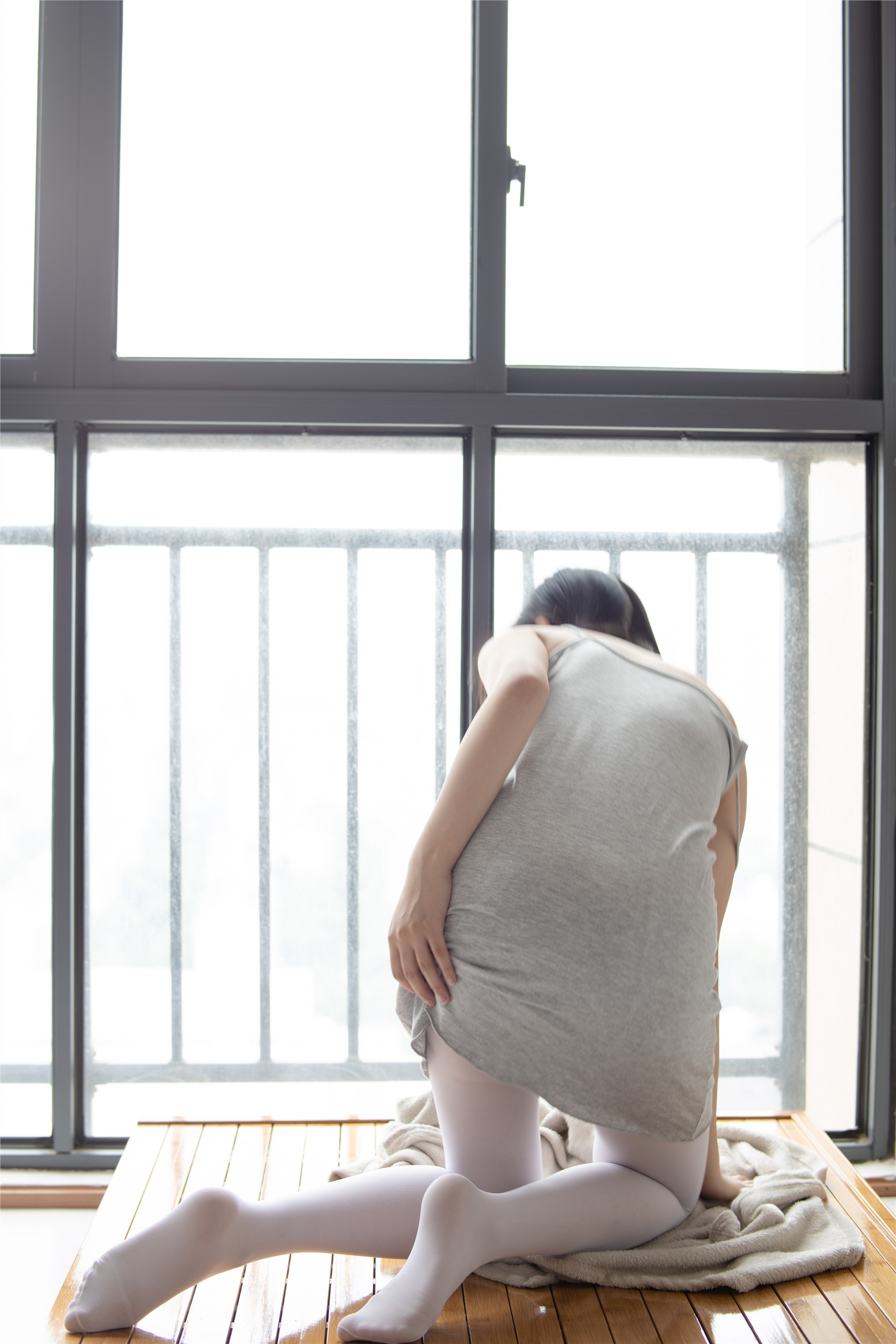 森萝财团萝莉丝足写真 JKFUN-013