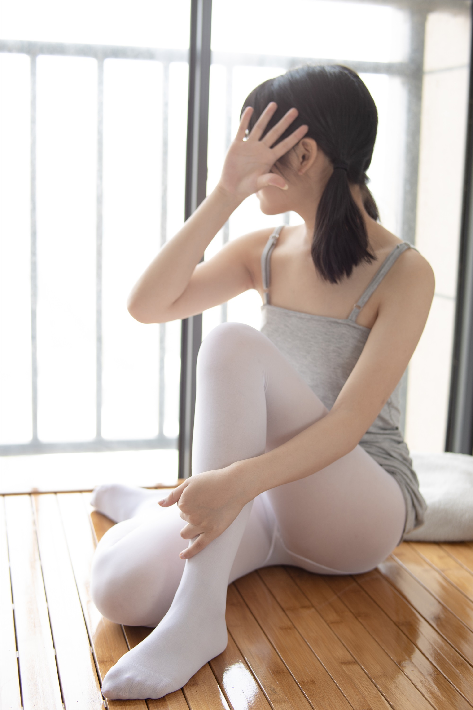 森萝财团萝莉丝足写真 JKFUN-013