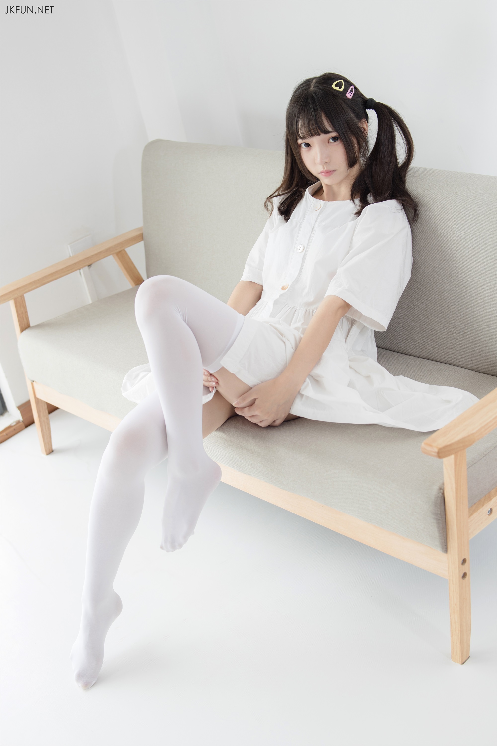 森萝财团萝莉丝足写真 JKFUN-014