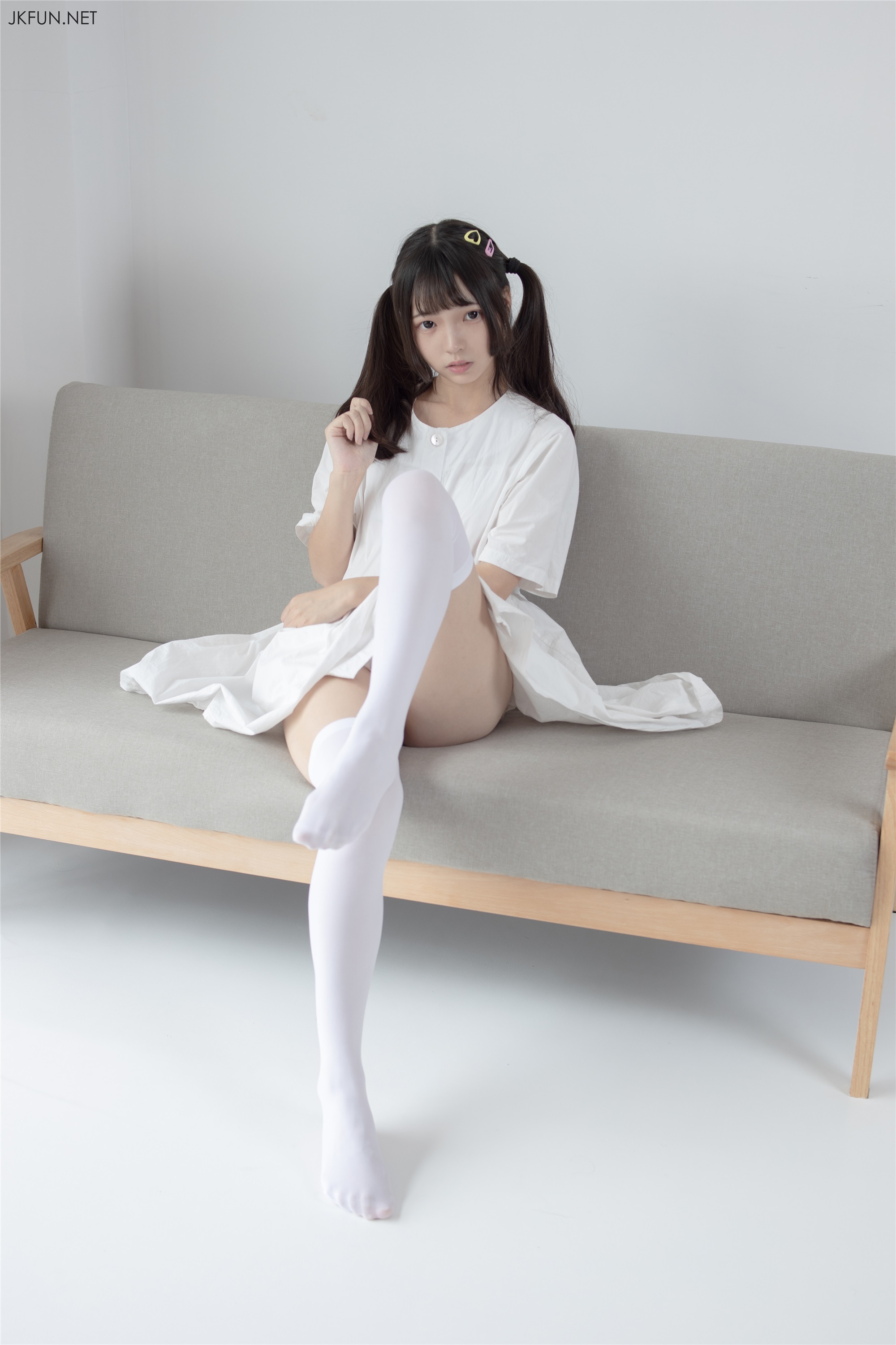 森萝财团萝莉丝足写真 JKFUN-014