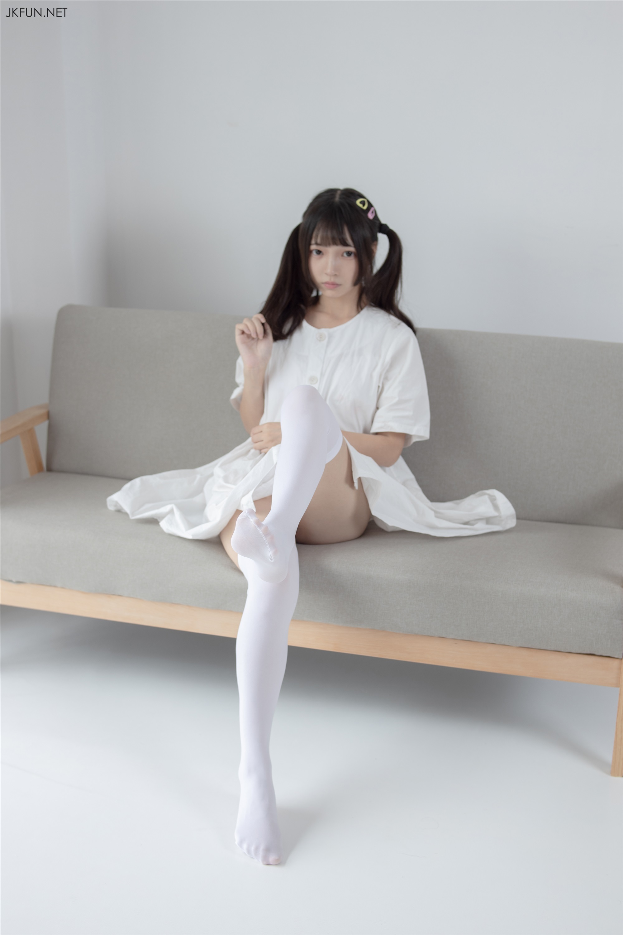 森萝财团萝莉丝足写真 JKFUN-014