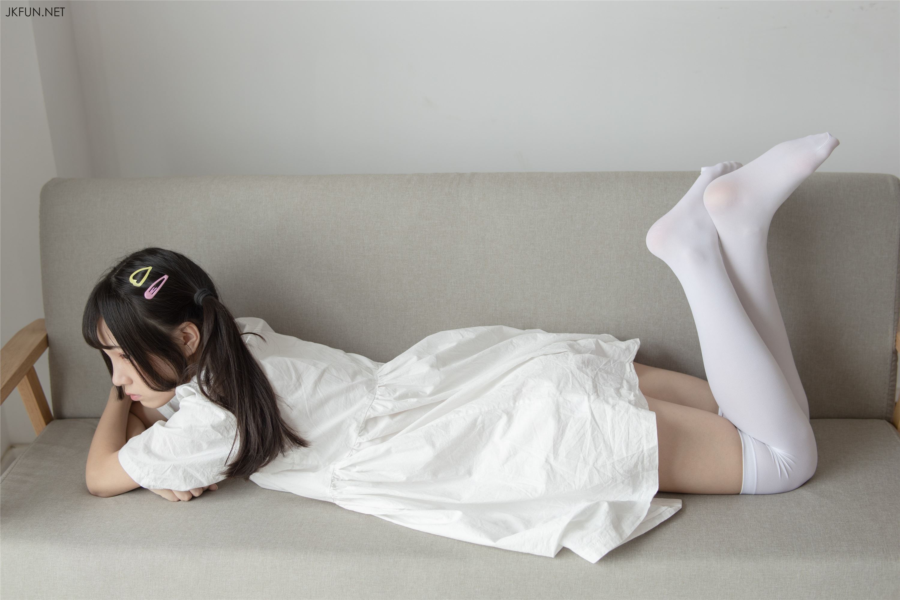 森萝财团萝莉丝足写真 JKFUN-014