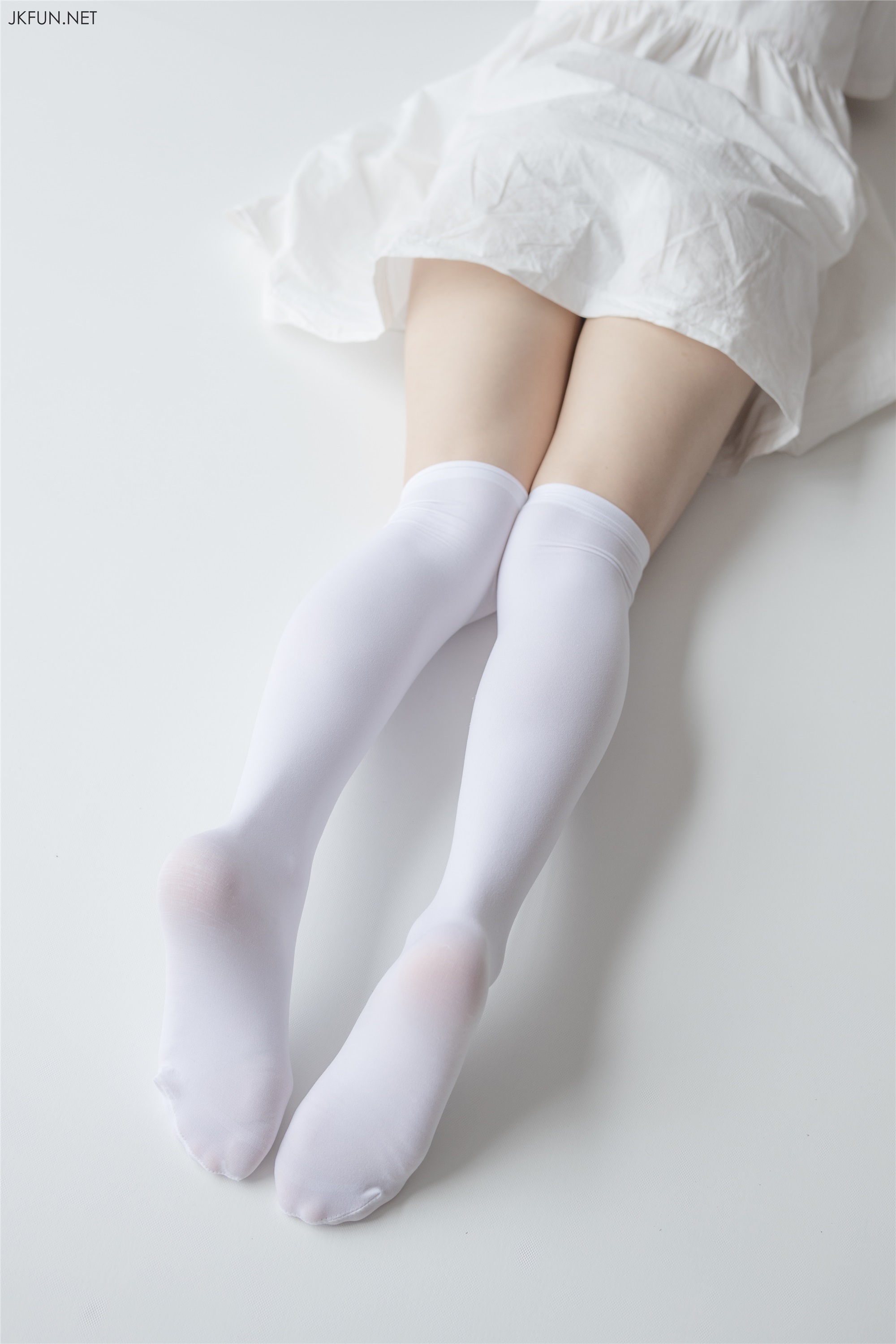 森萝财团萝莉丝足写真 JKFUN-014