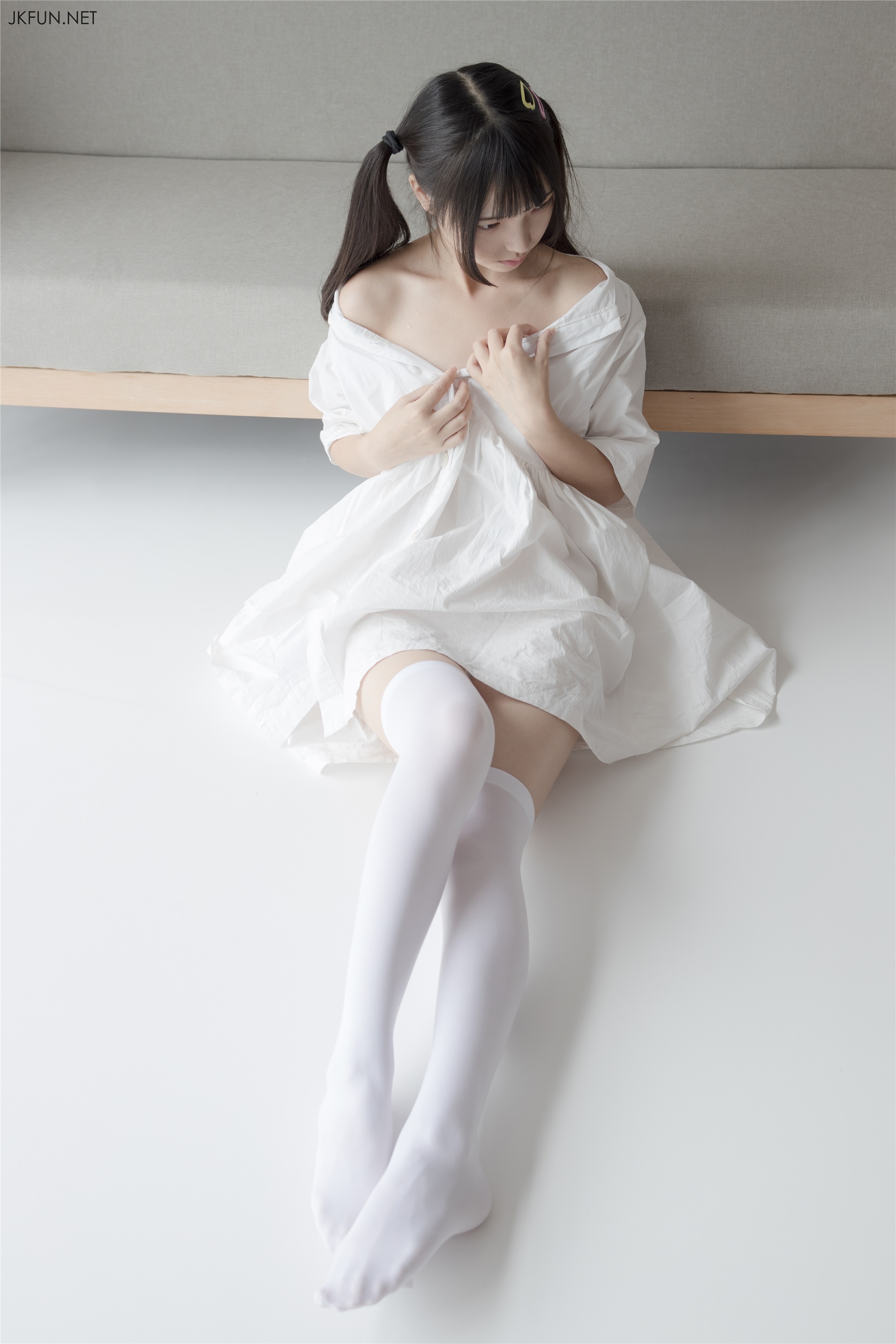 森萝财团萝莉丝足写真 JKFUN-014