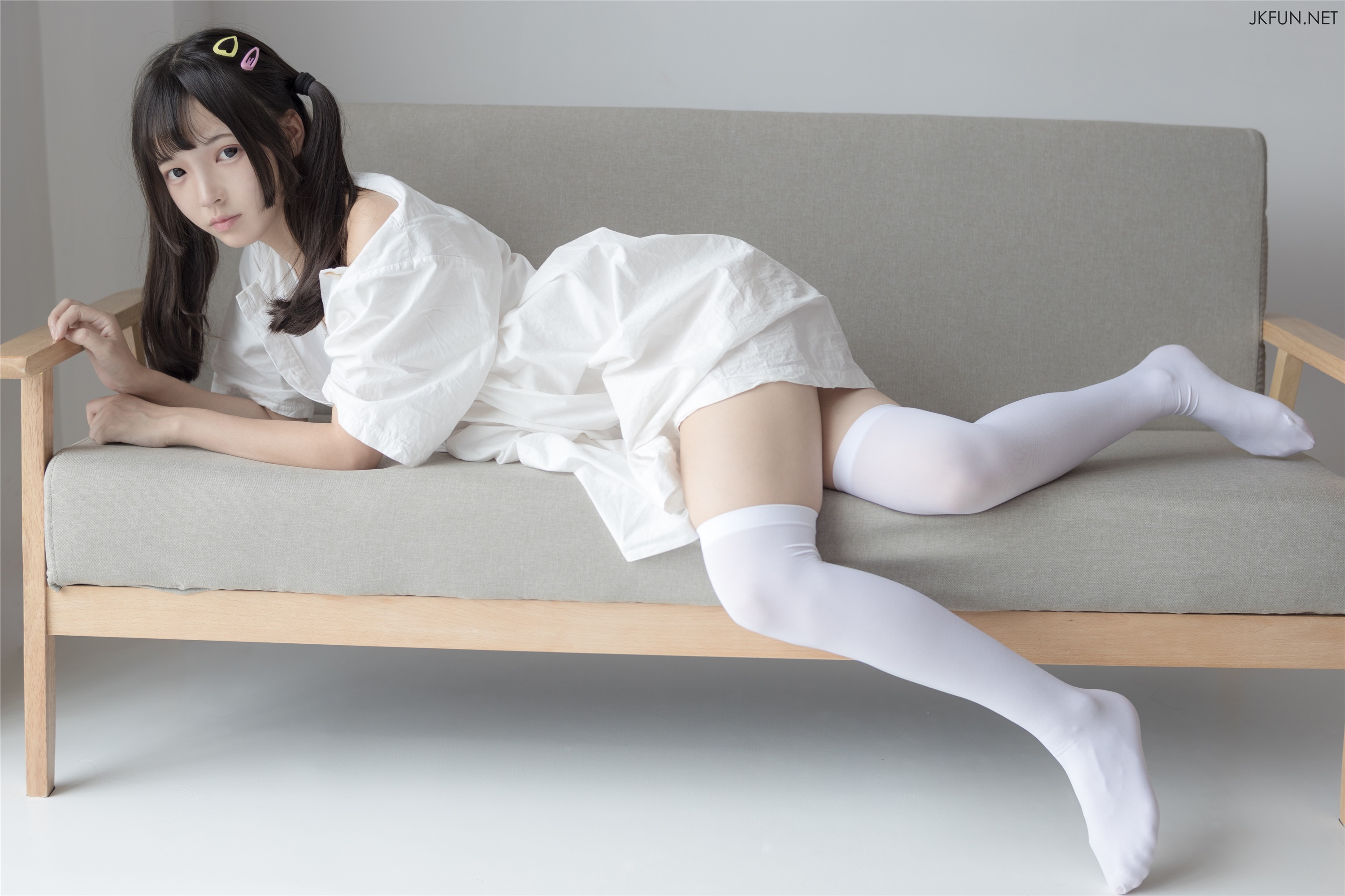森萝财团萝莉丝足写真 JKFUN-014