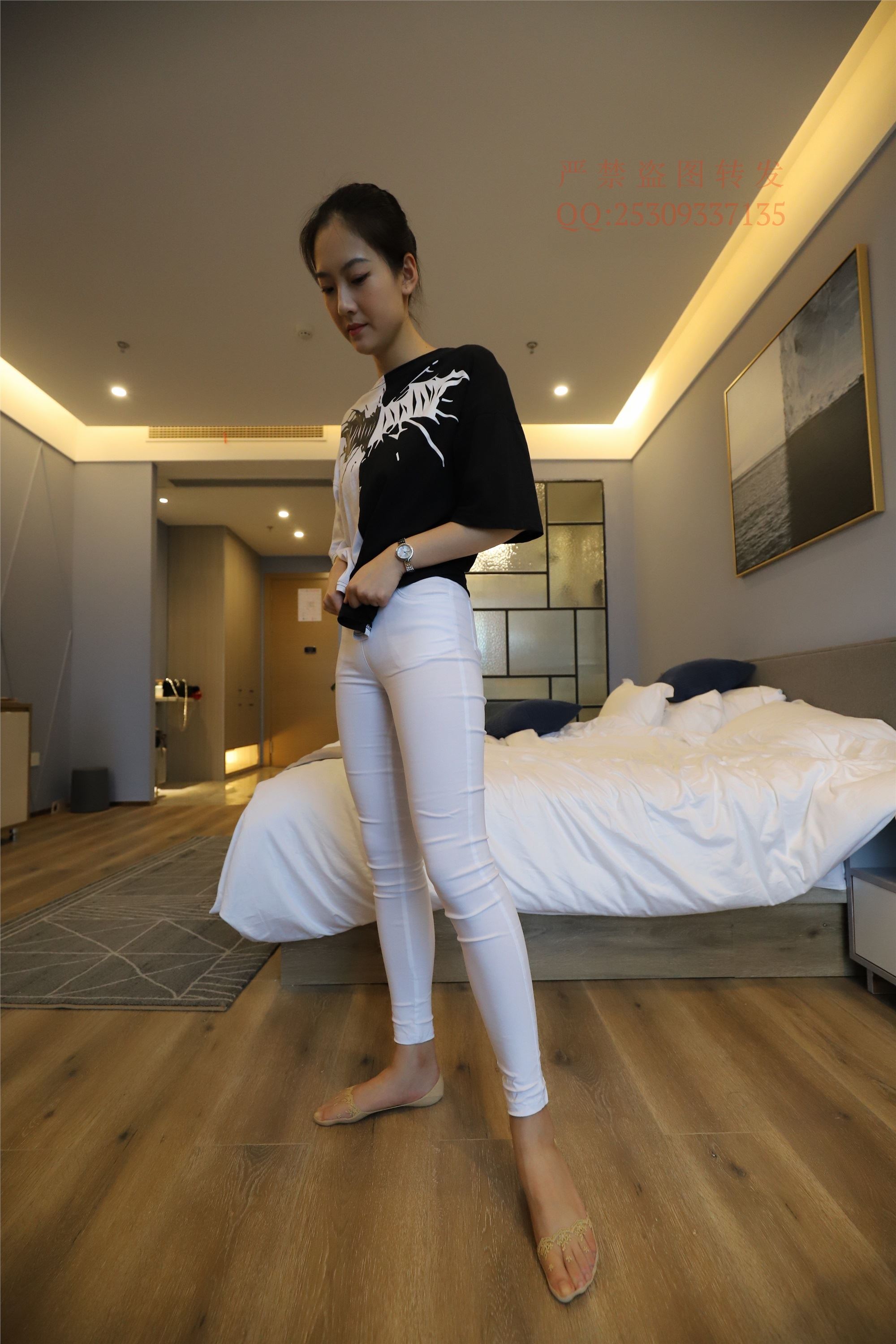 大西瓜套图 2018 7.8月活动模特一服务员船袜1