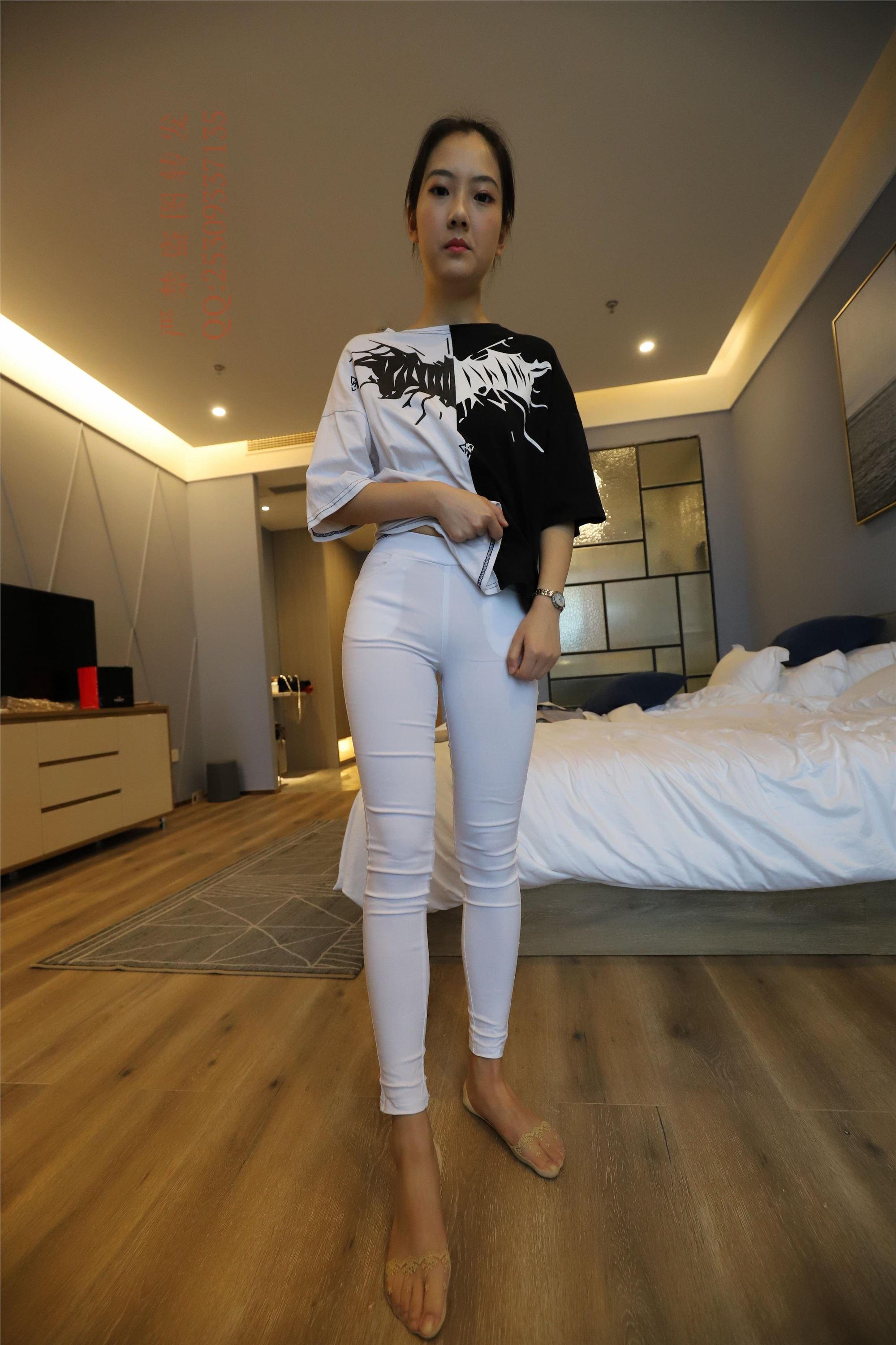 大西瓜套图 2018 7.8月活动模特一服务员船袜1