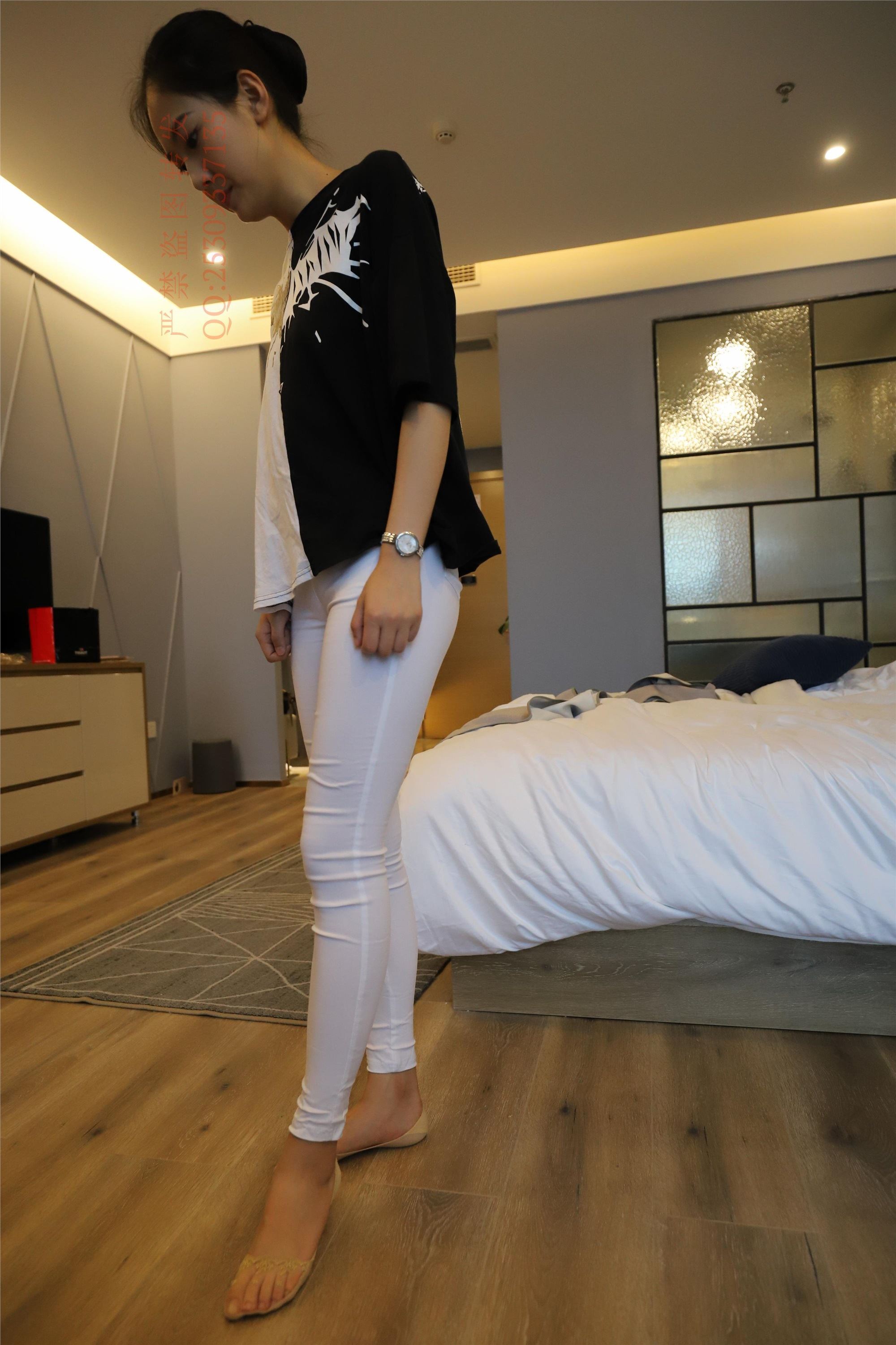 大西瓜套图 2018 7.8月活动模特一服务员船袜1