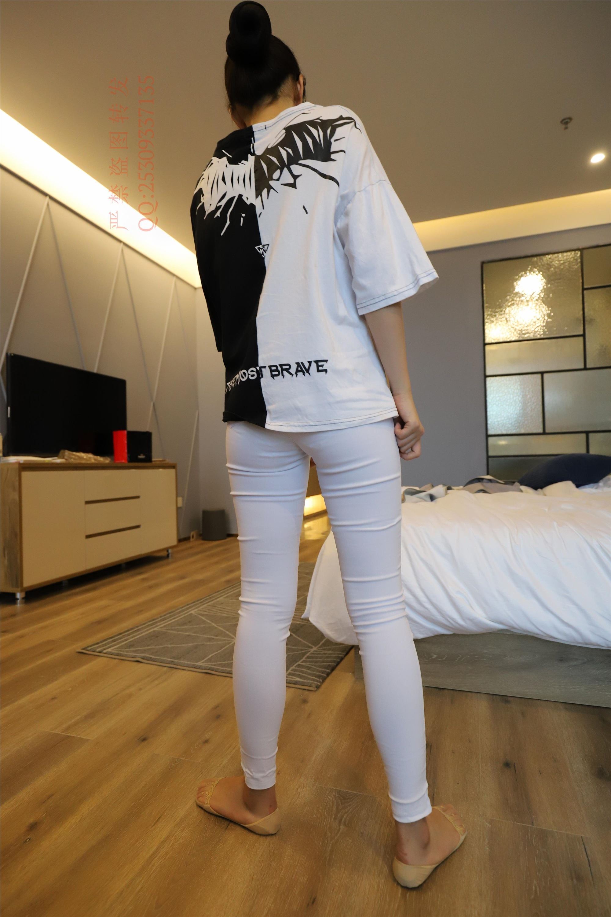 大西瓜套图 2018 7.8月活动模特一服务员船袜1