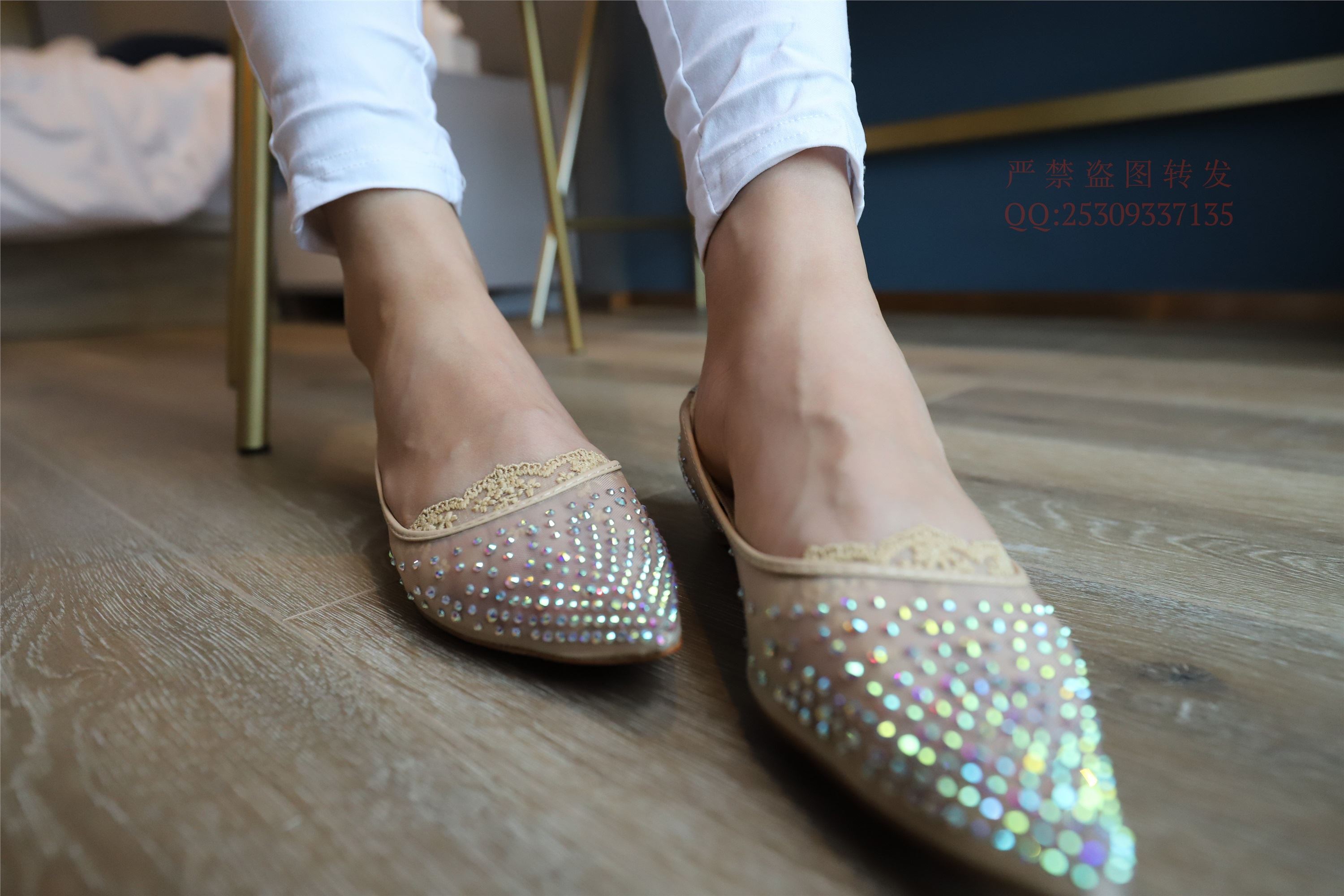 大西瓜套图 2018 7.8月活动模特一服务员船袜1