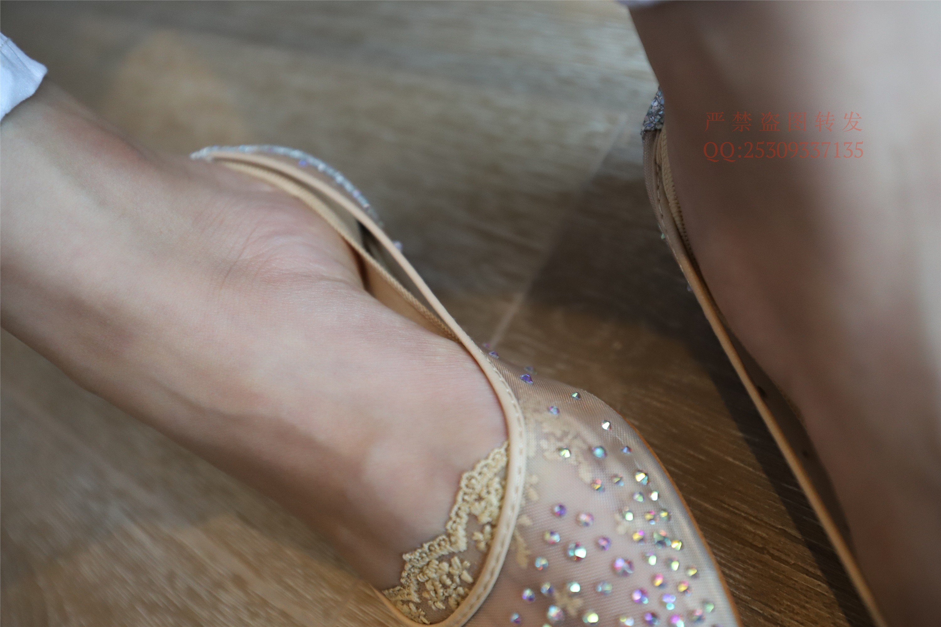 大西瓜套图 2018 7.8月活动模特一服务员船袜1