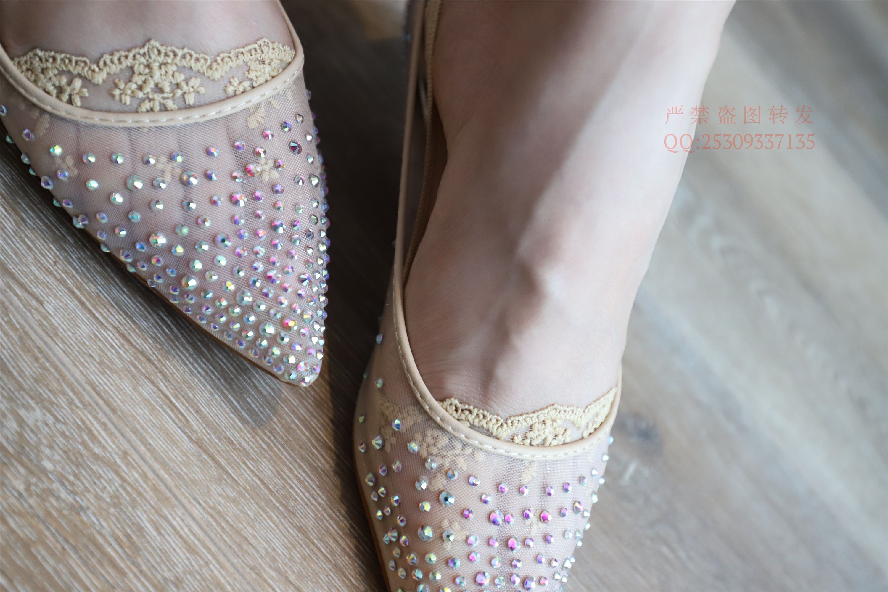 大西瓜套图 2018 7.8月活动模特一服务员船袜1